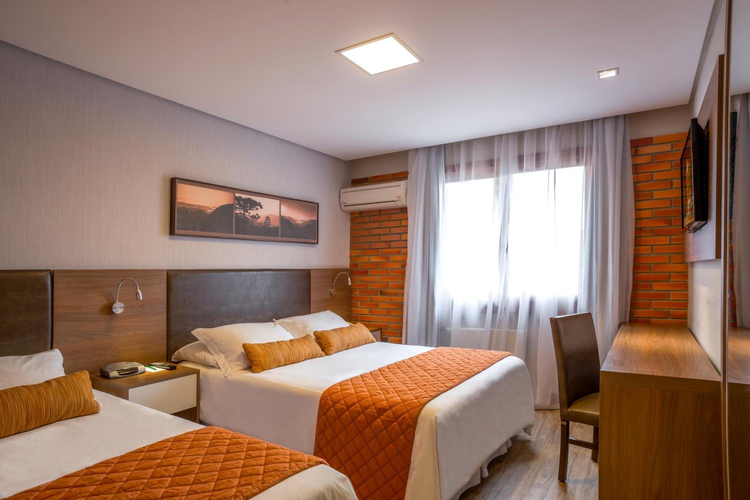 Super Deluxe Triple Room photo 1