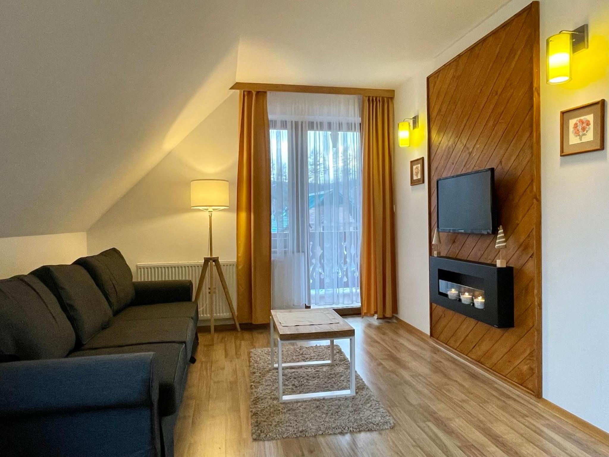 Apartment with Mountain View photo 3