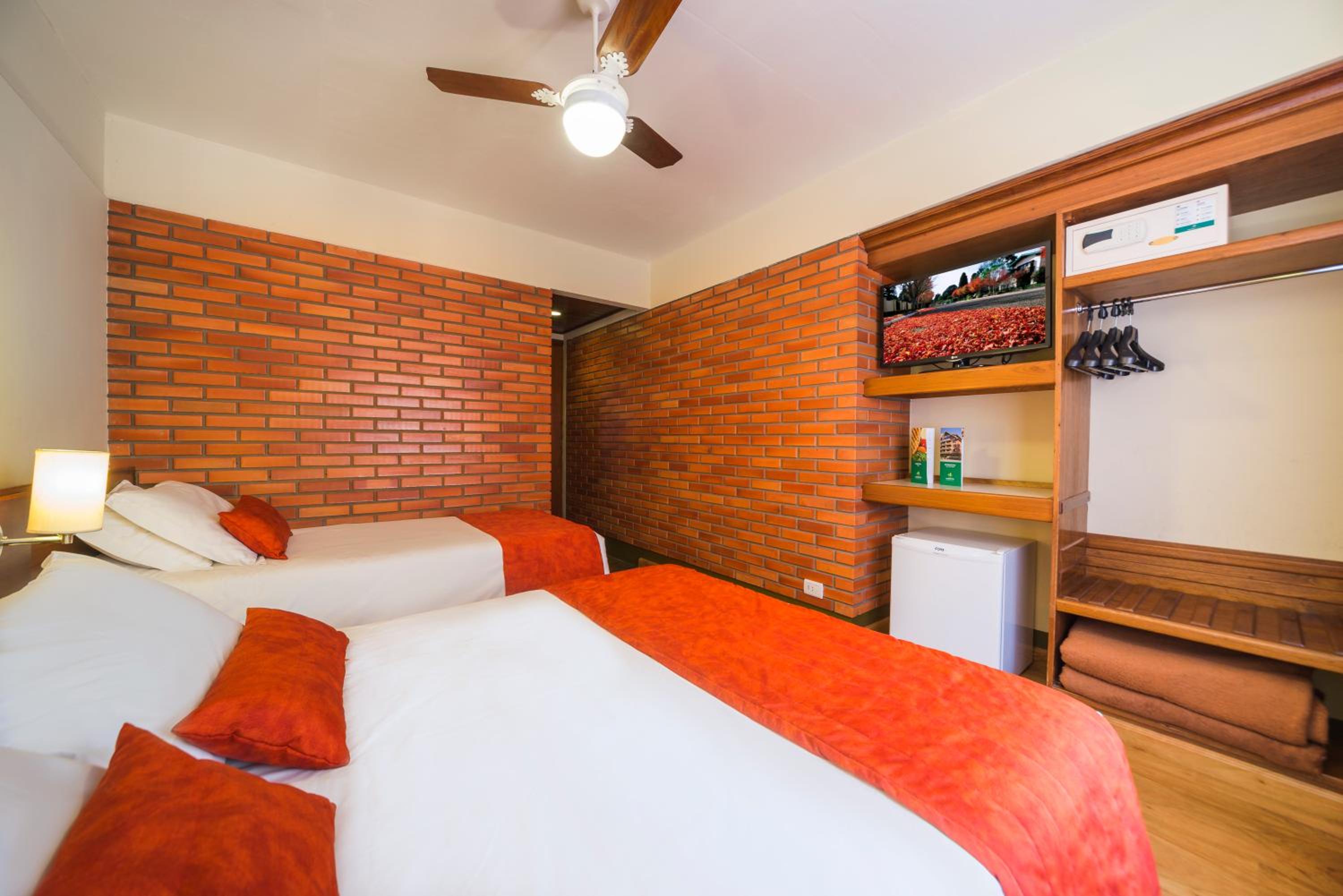 Deluxe Triple Room photo 2
