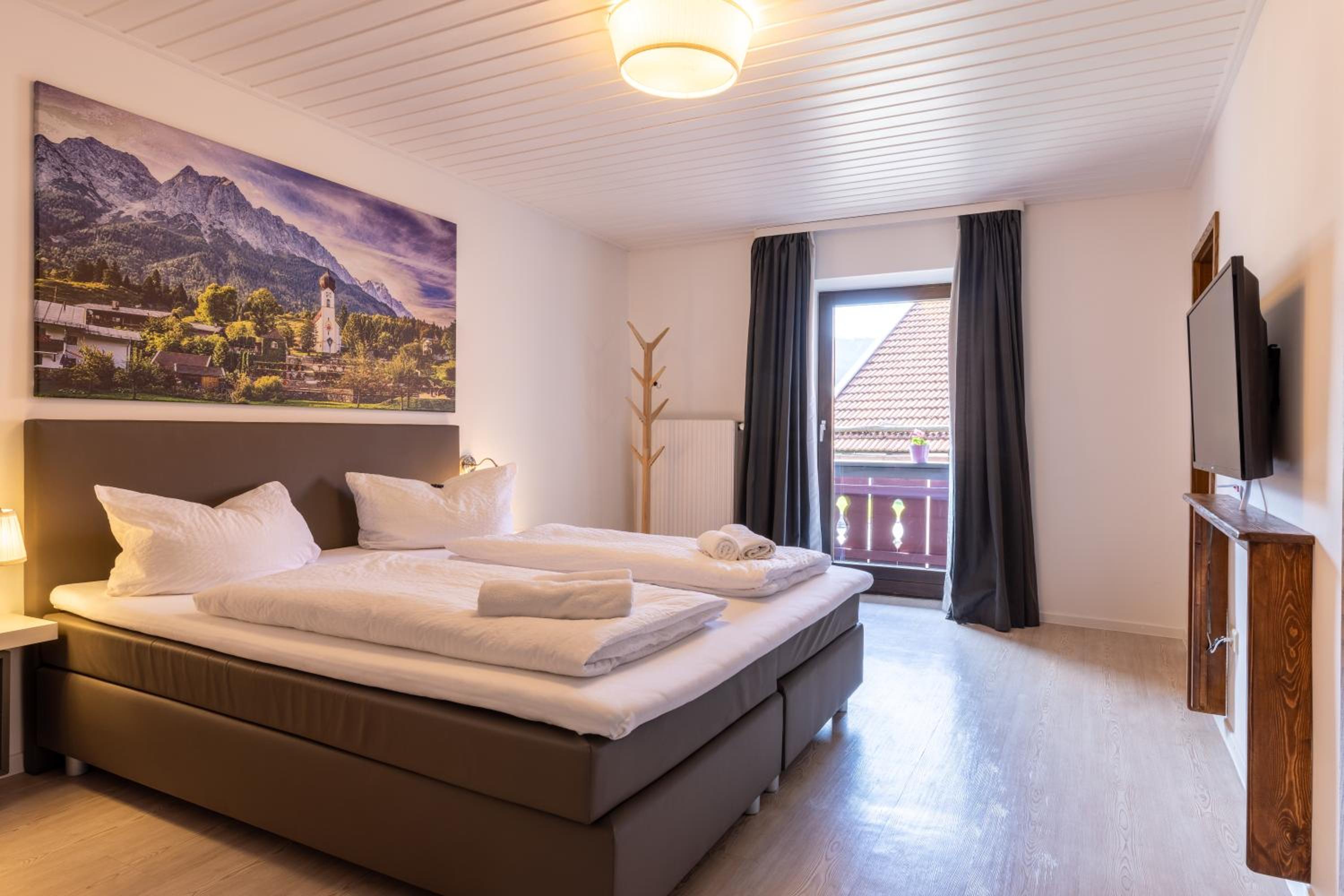 Double Room with Private Bathroom photo 3