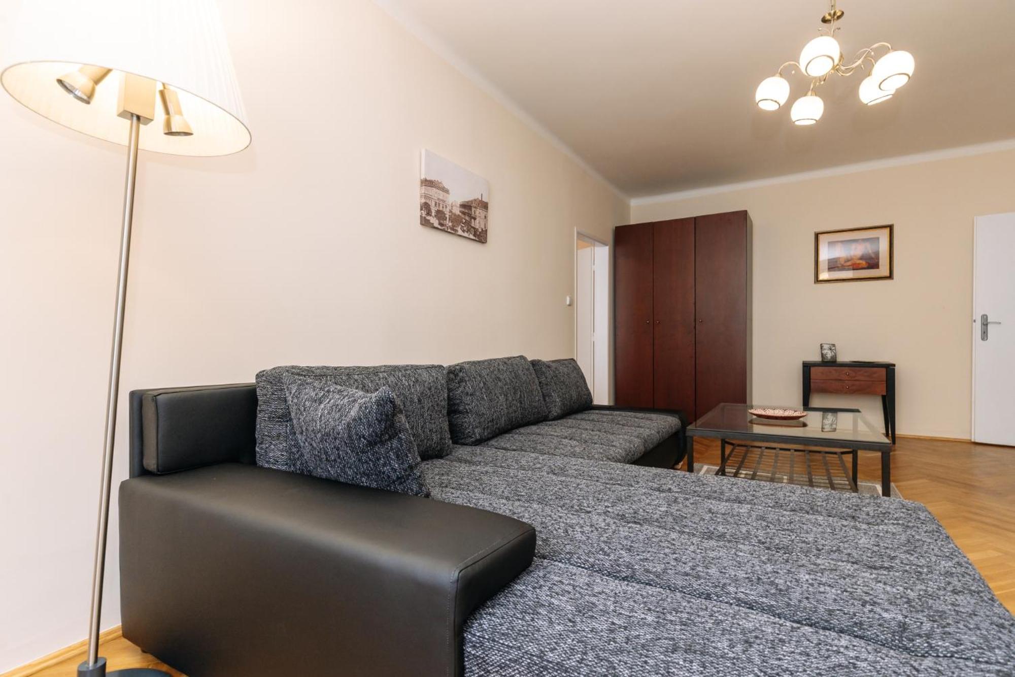 One-Bedroom Apartment - Photo 15