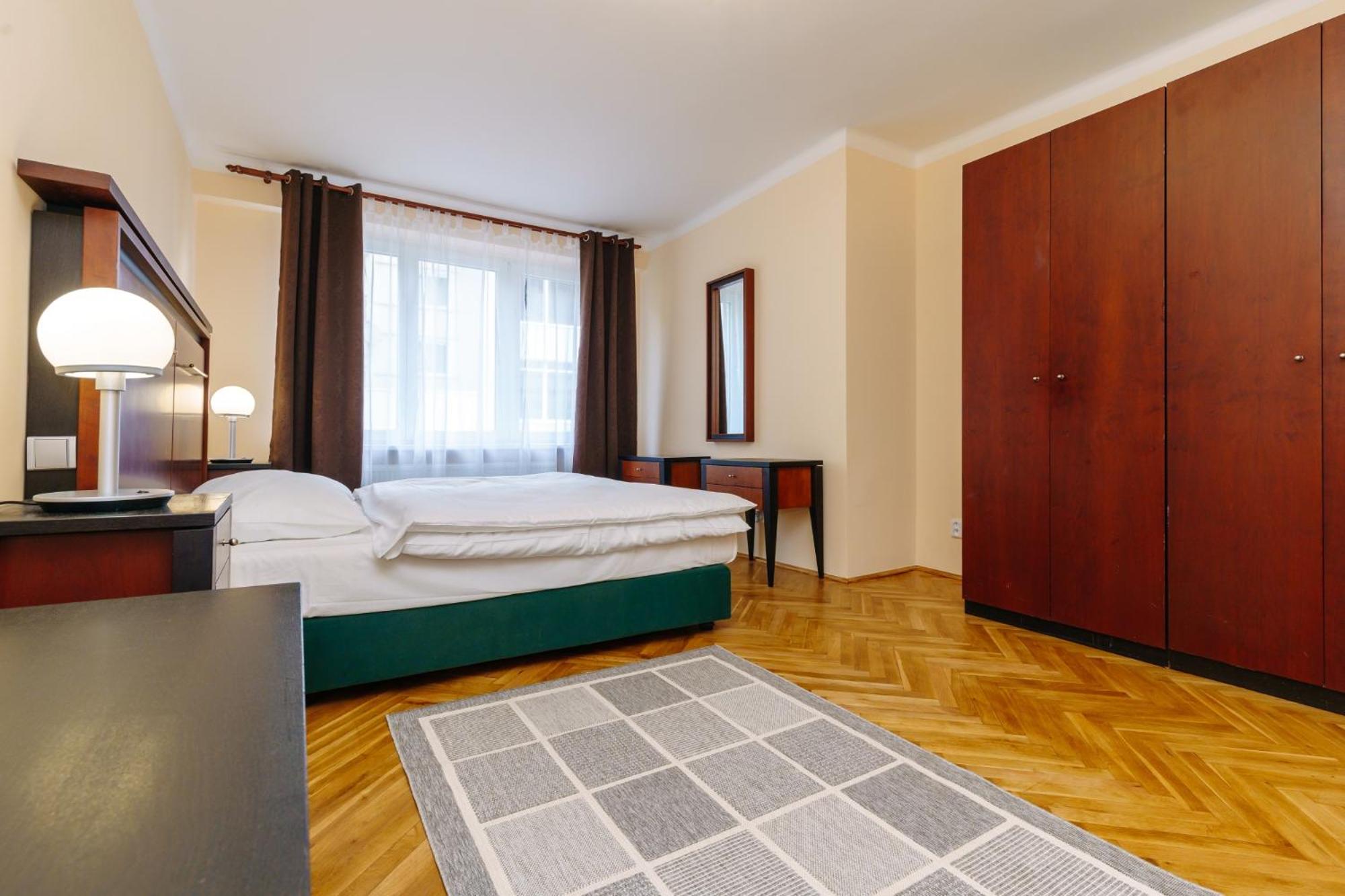 One-Bedroom Apartment - Photo 11
