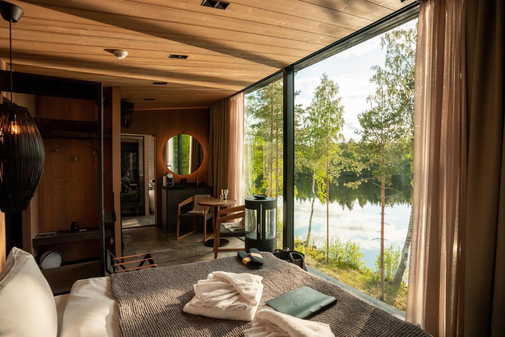 Suite with Lake View