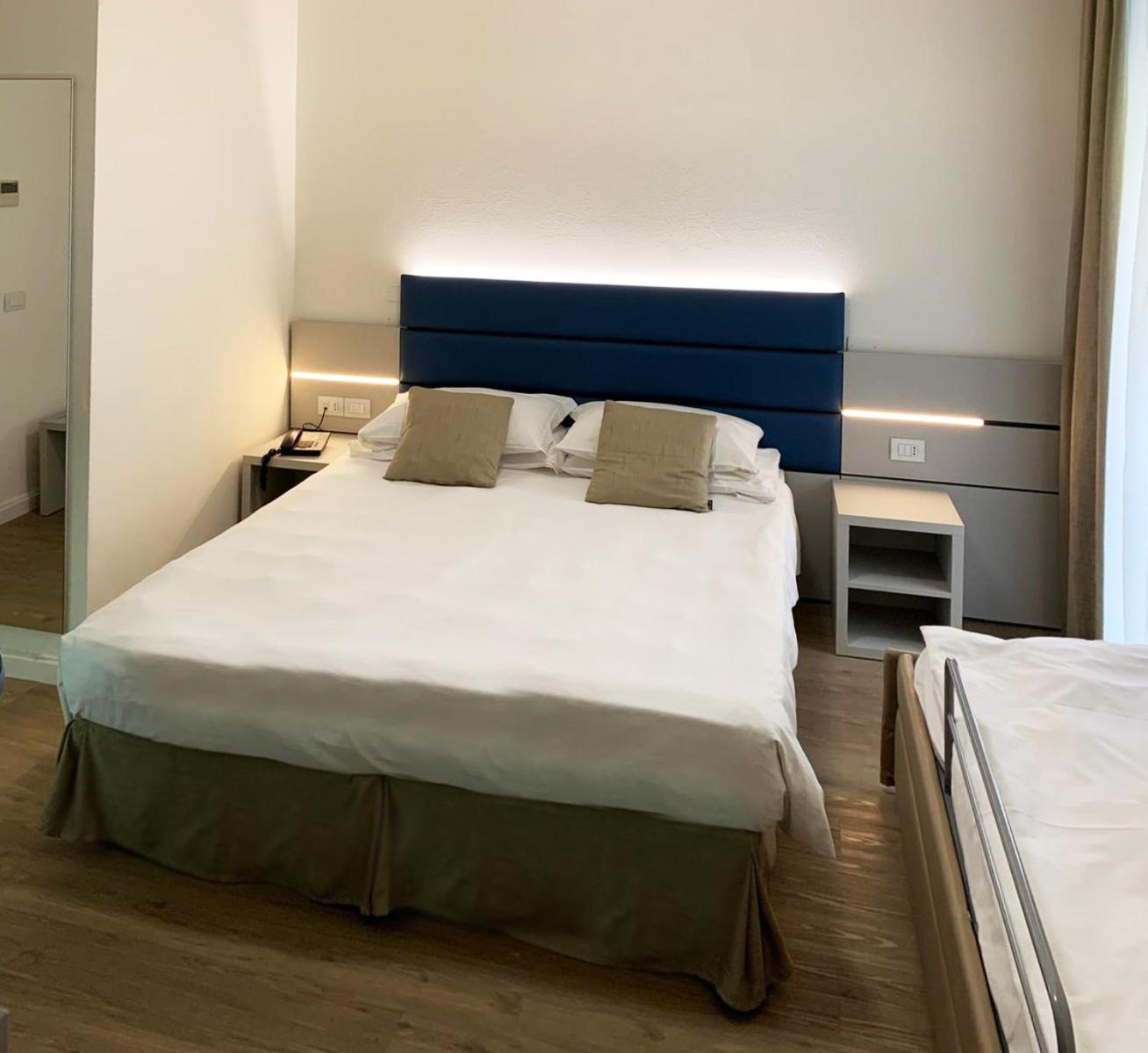 Quadruple Room - Photo 5