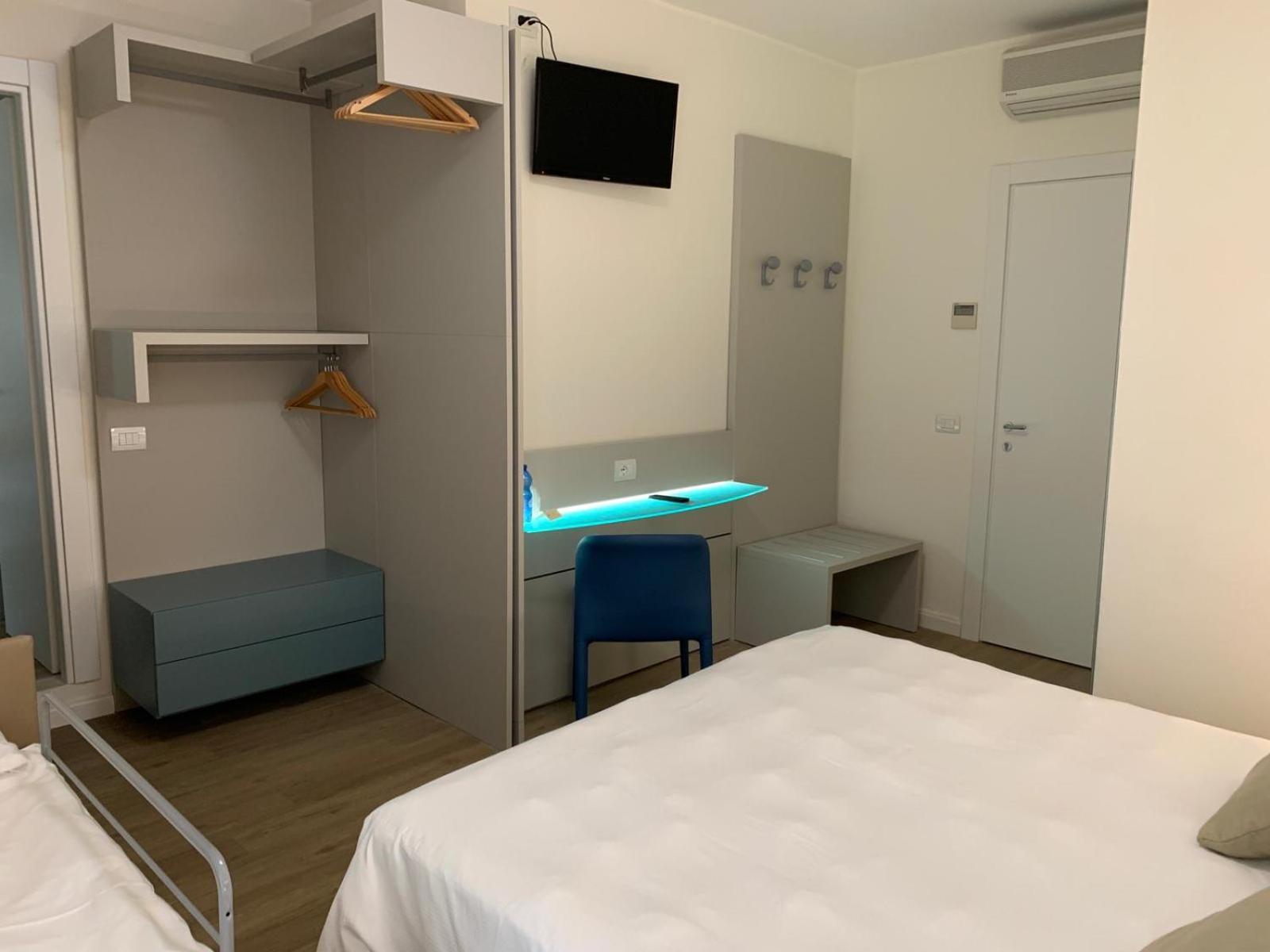 Quadruple Room - Photo 6