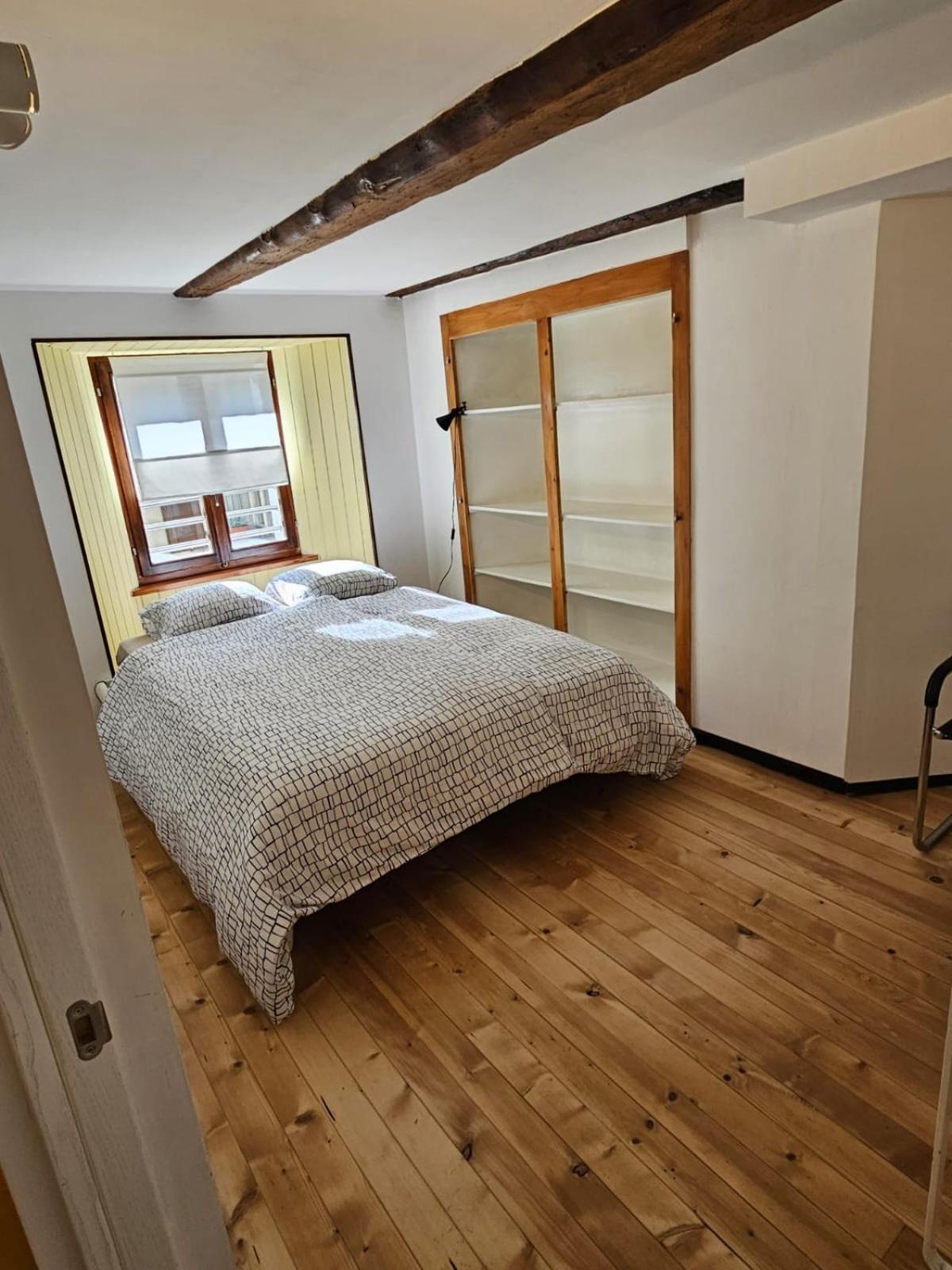 Two-Bedroom Apartment - Photo 2