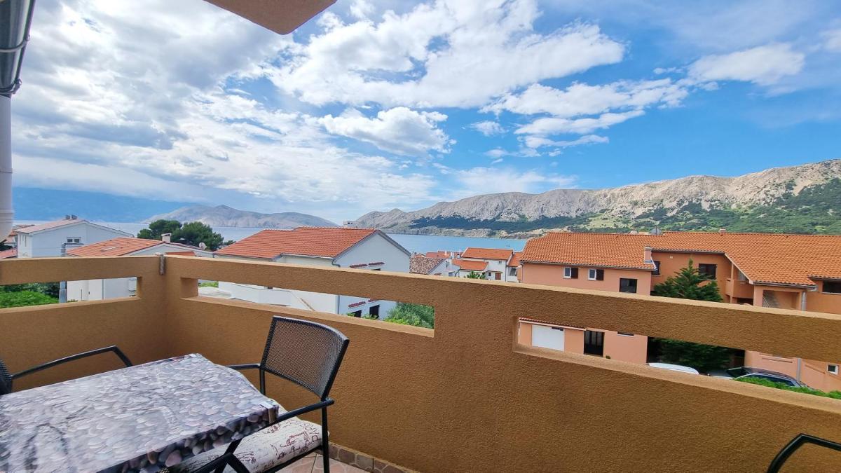 Two-Bedroom Apartment with Balcony and Sea View photo 1