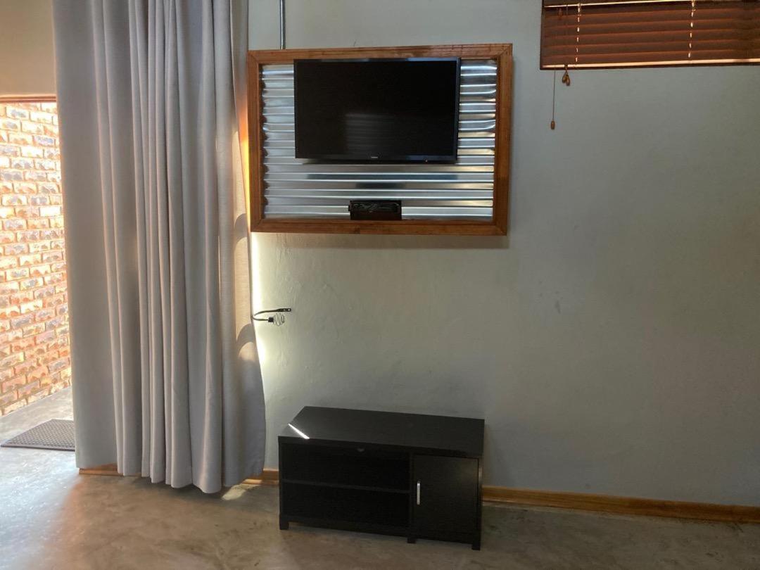 Double or Twin Room - Disability Access - Photo 3