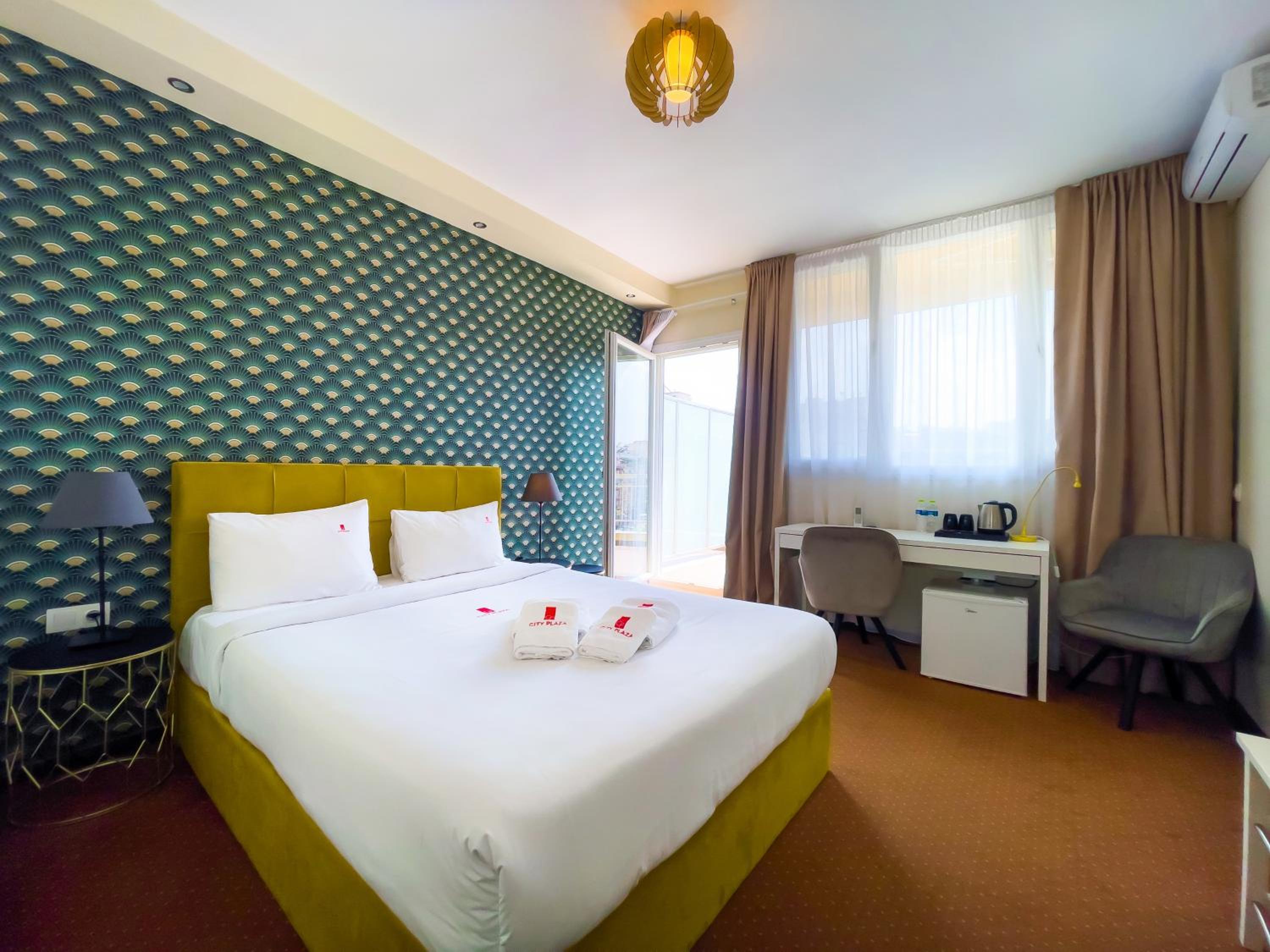Superior Room with Balcony - Photo 3
