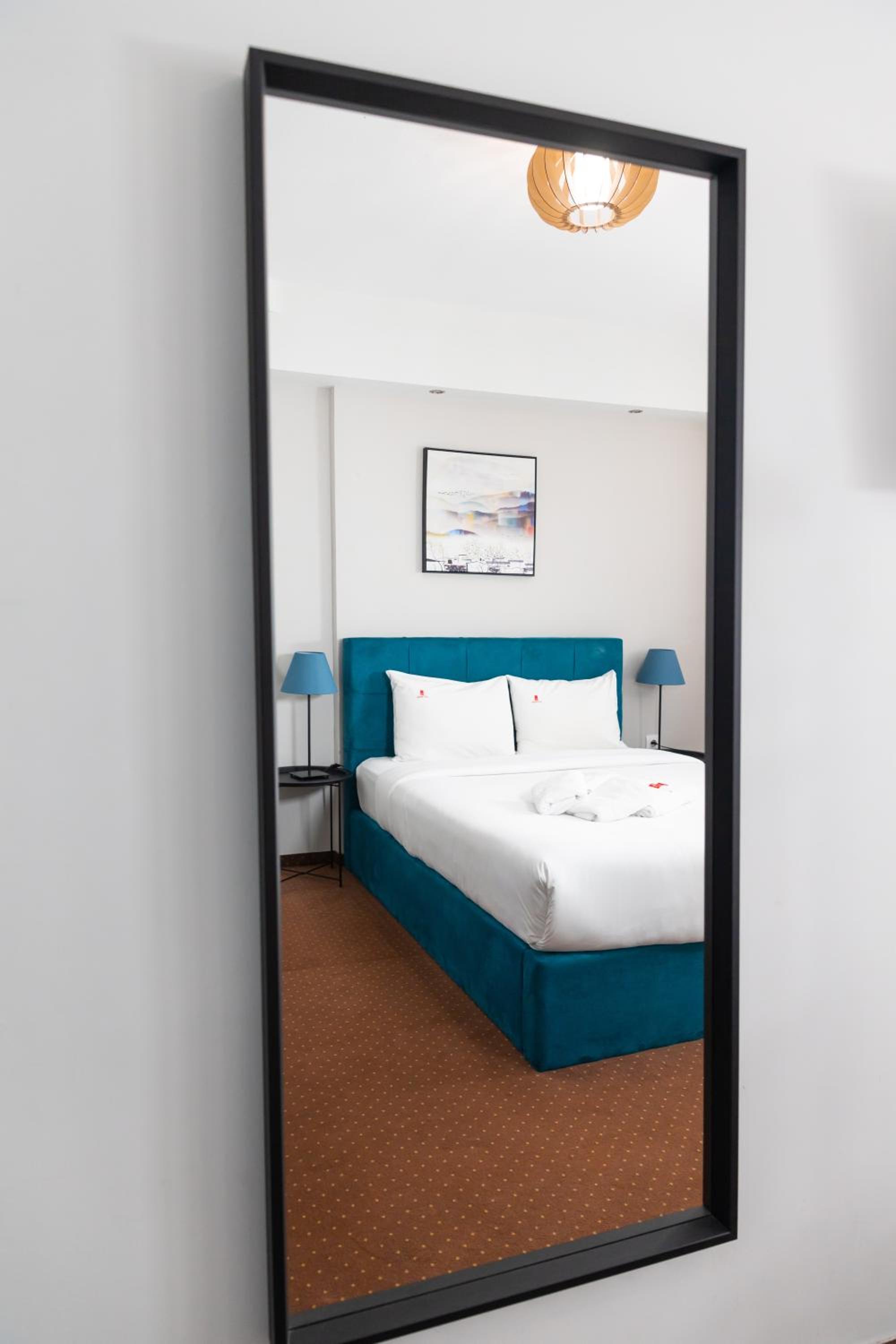 Superior Room with Balcony - Photo 10