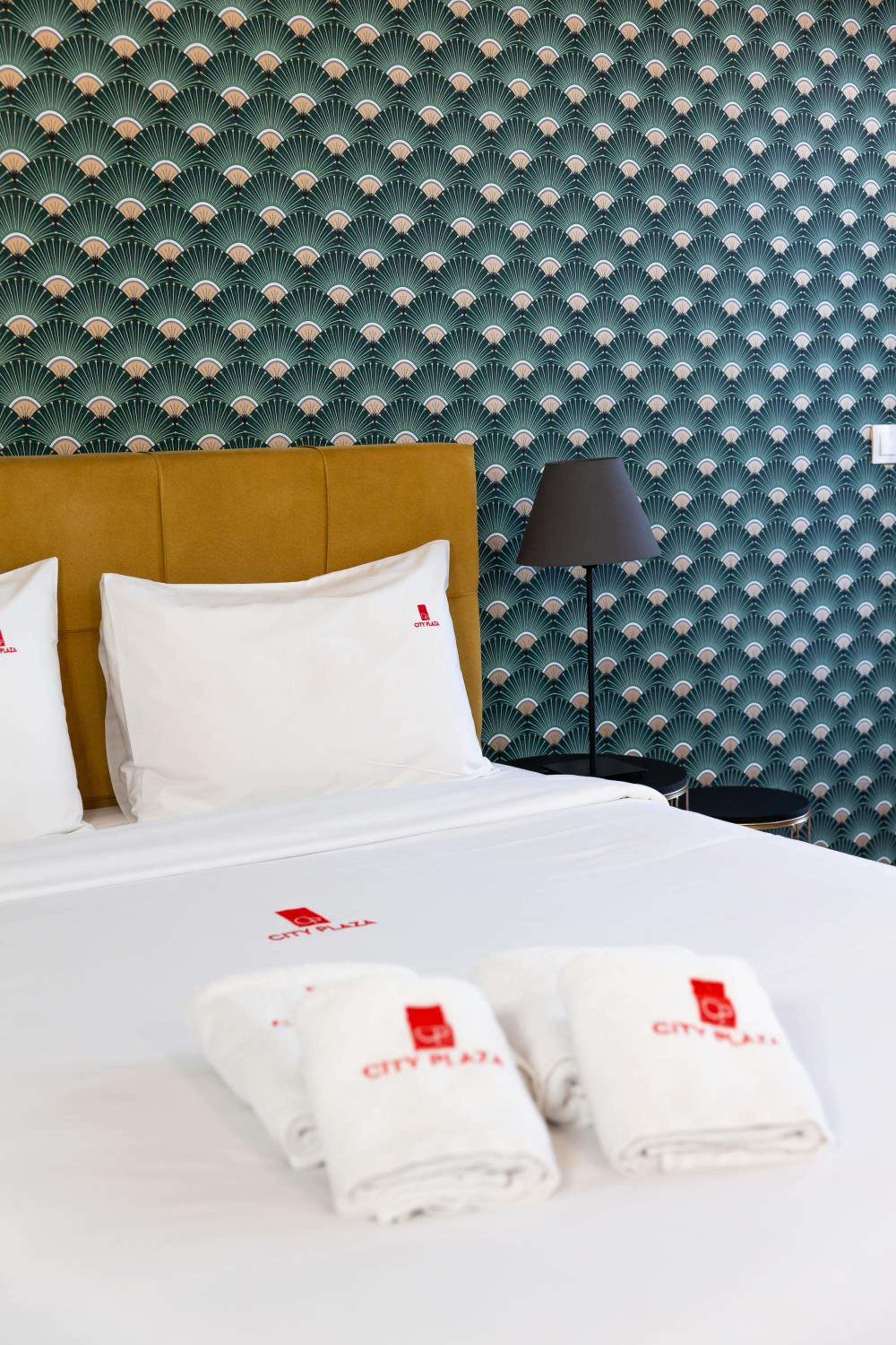 Superior Room with Balcony - Photo 8