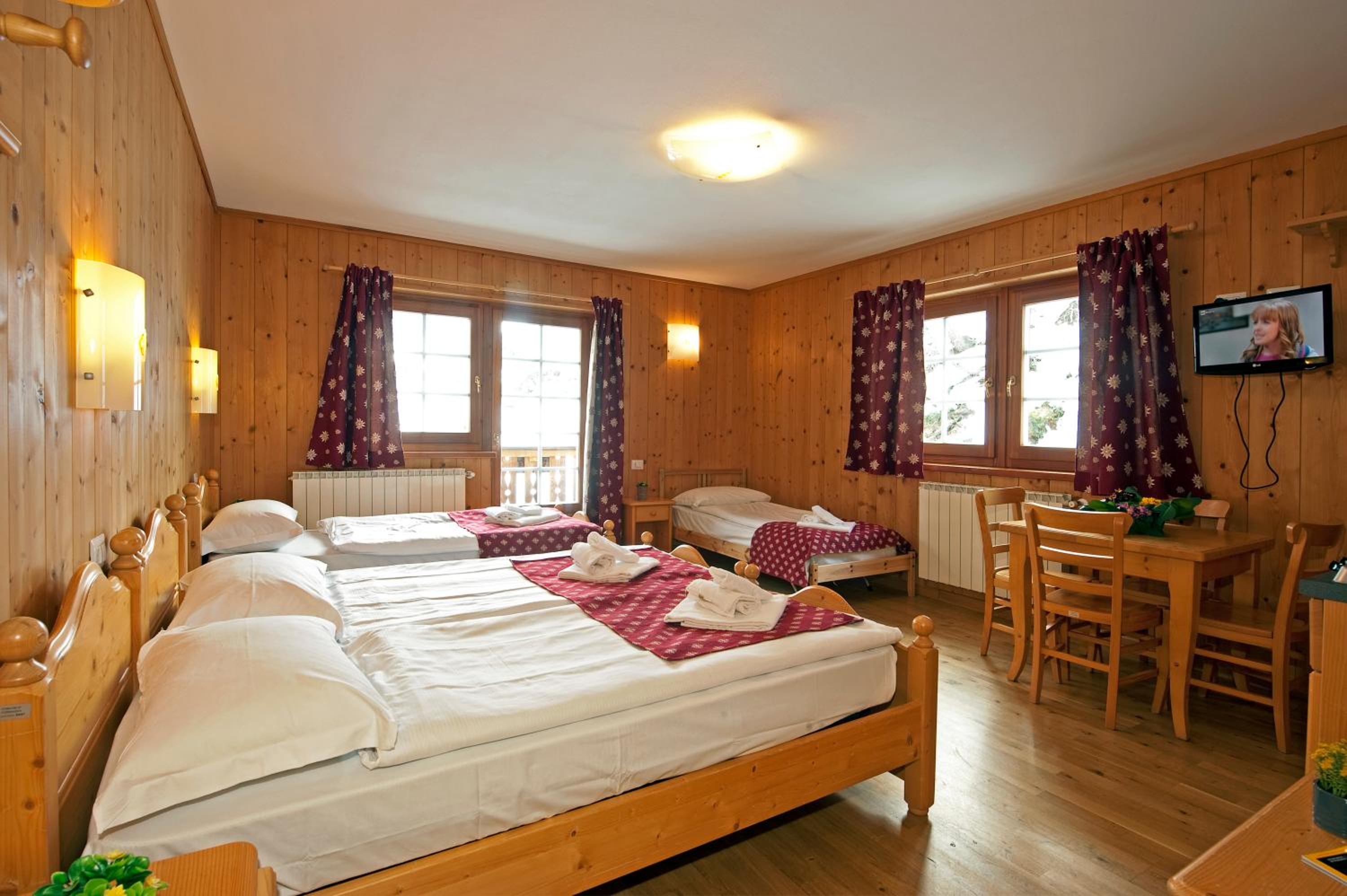 Quadruple Room - Photo 3