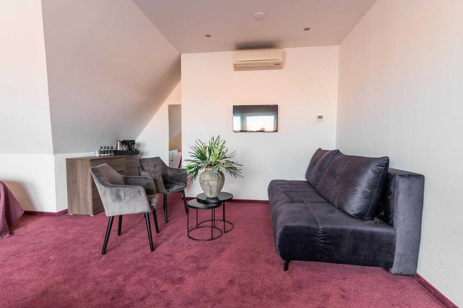 Family Room photo 2