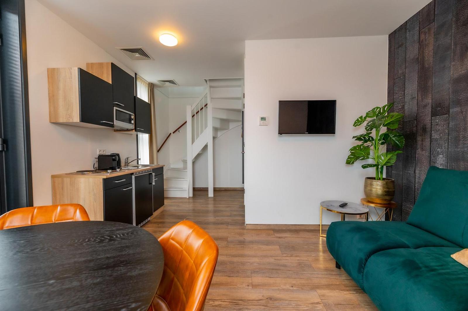 Deluxe Apartment photo 2