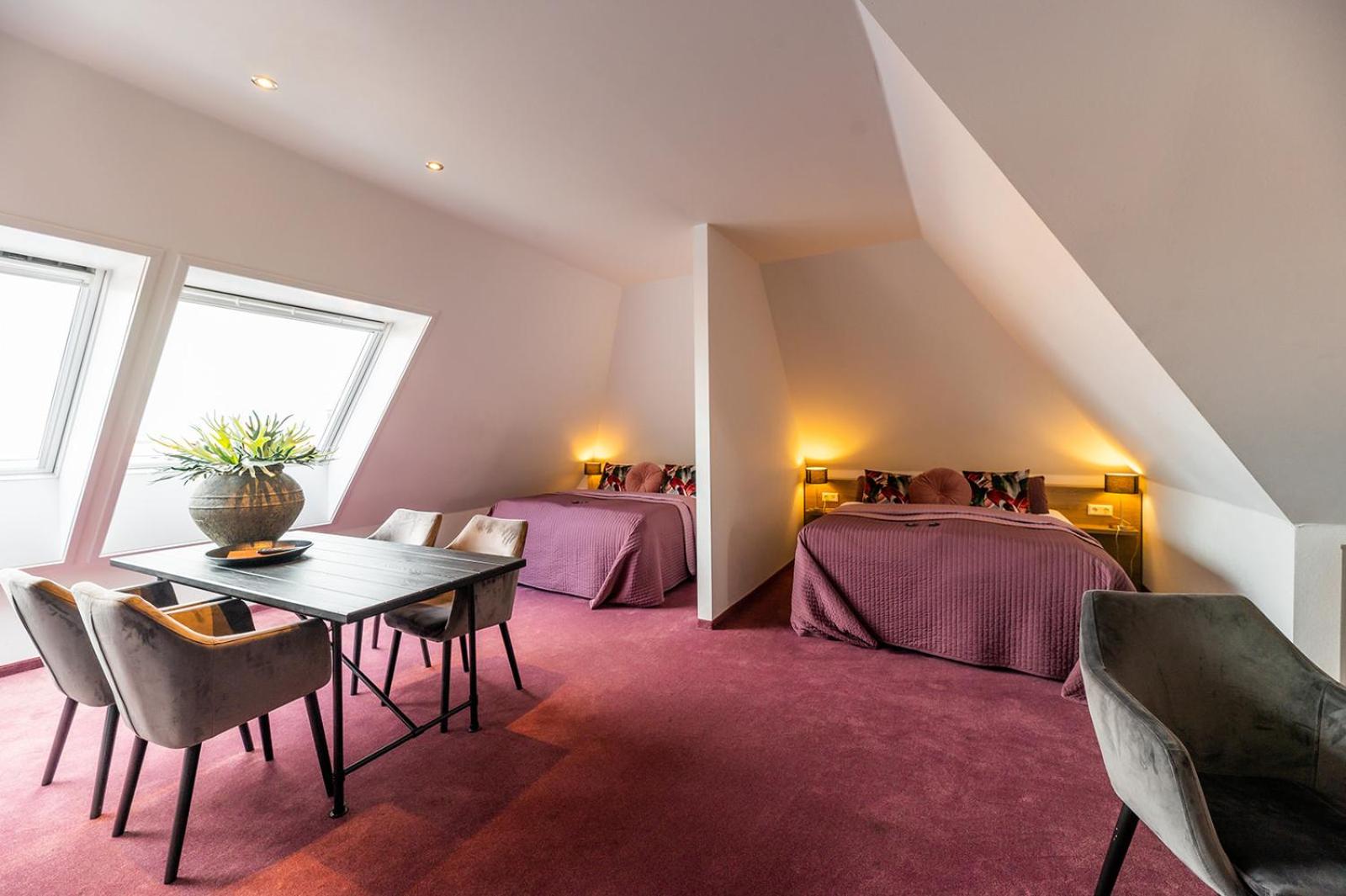 Family Room photo 3