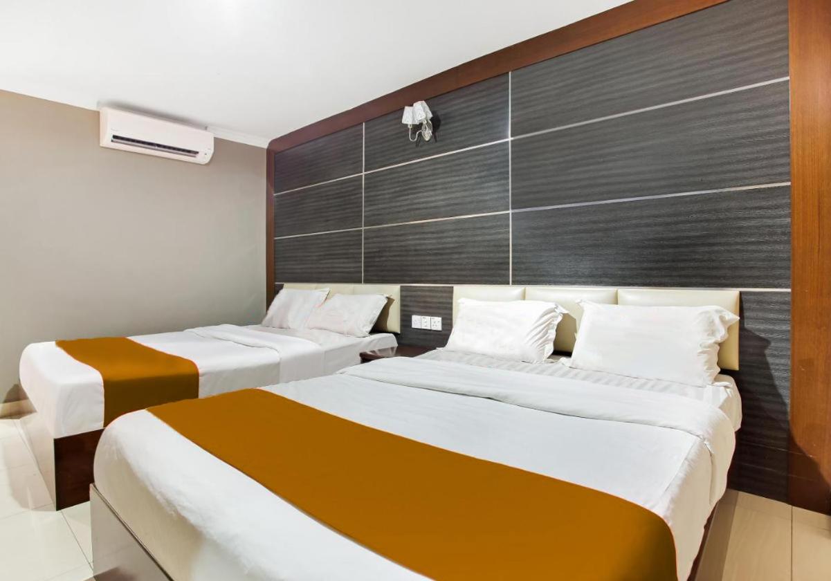 Deluxe Family Room