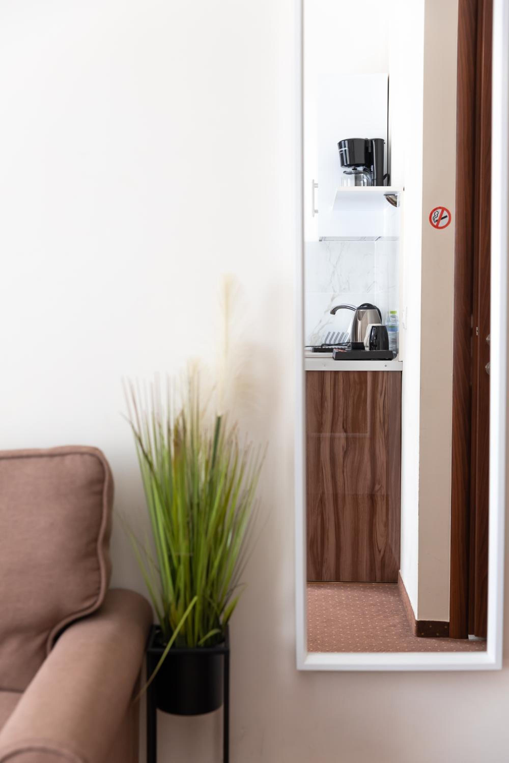 One-Bedroom Apartment - Photo 3