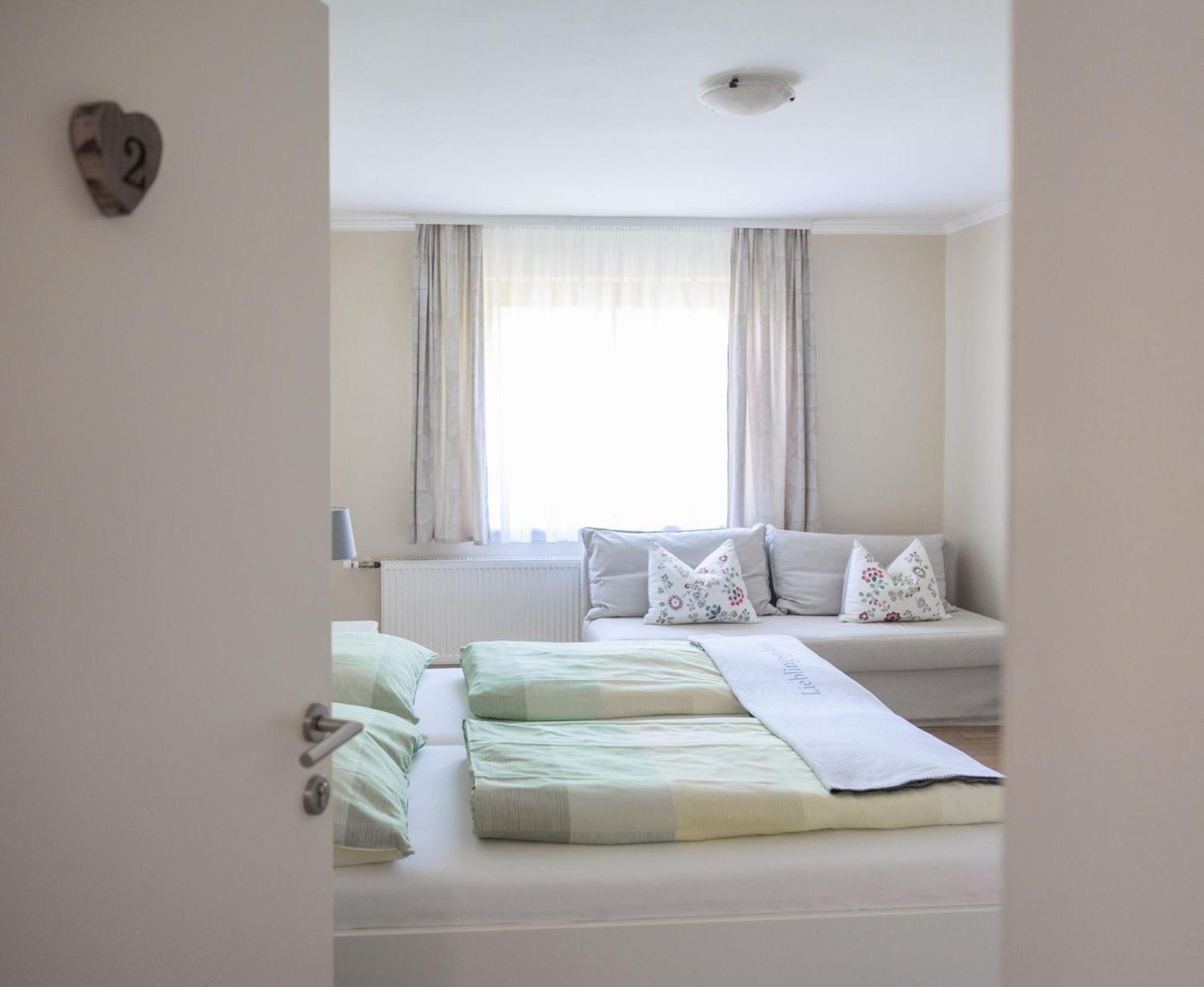 Large Double Room photo 1