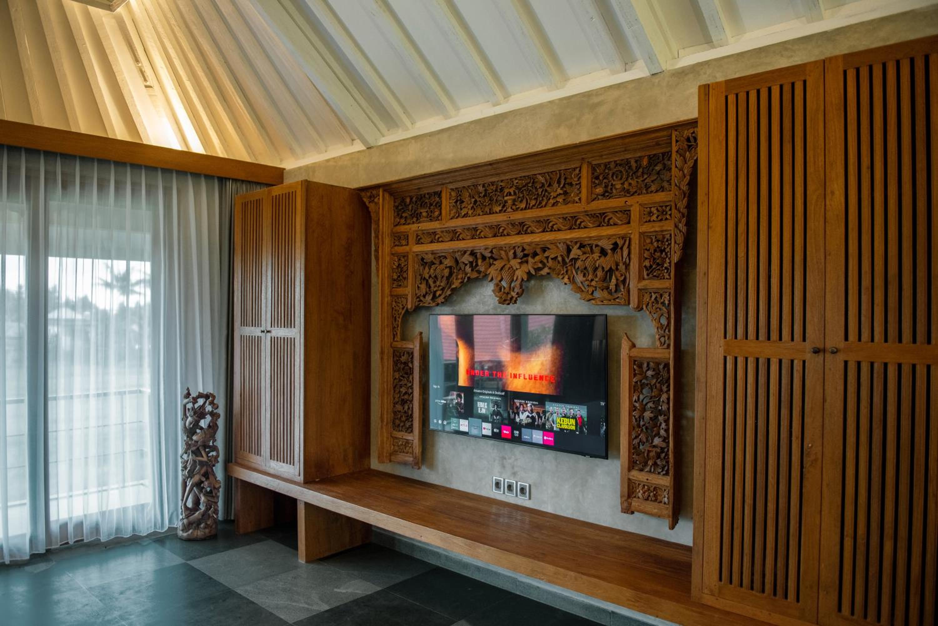 Two-Bedroom Villa - Photo 32