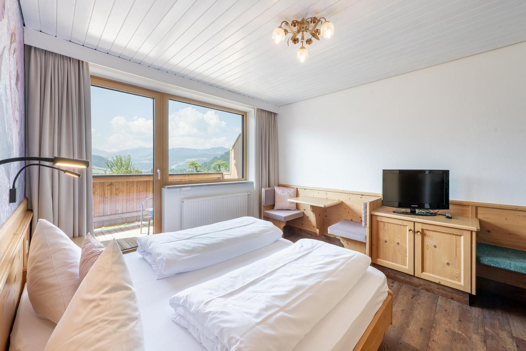 Double Room with Private Bathroom photo 2