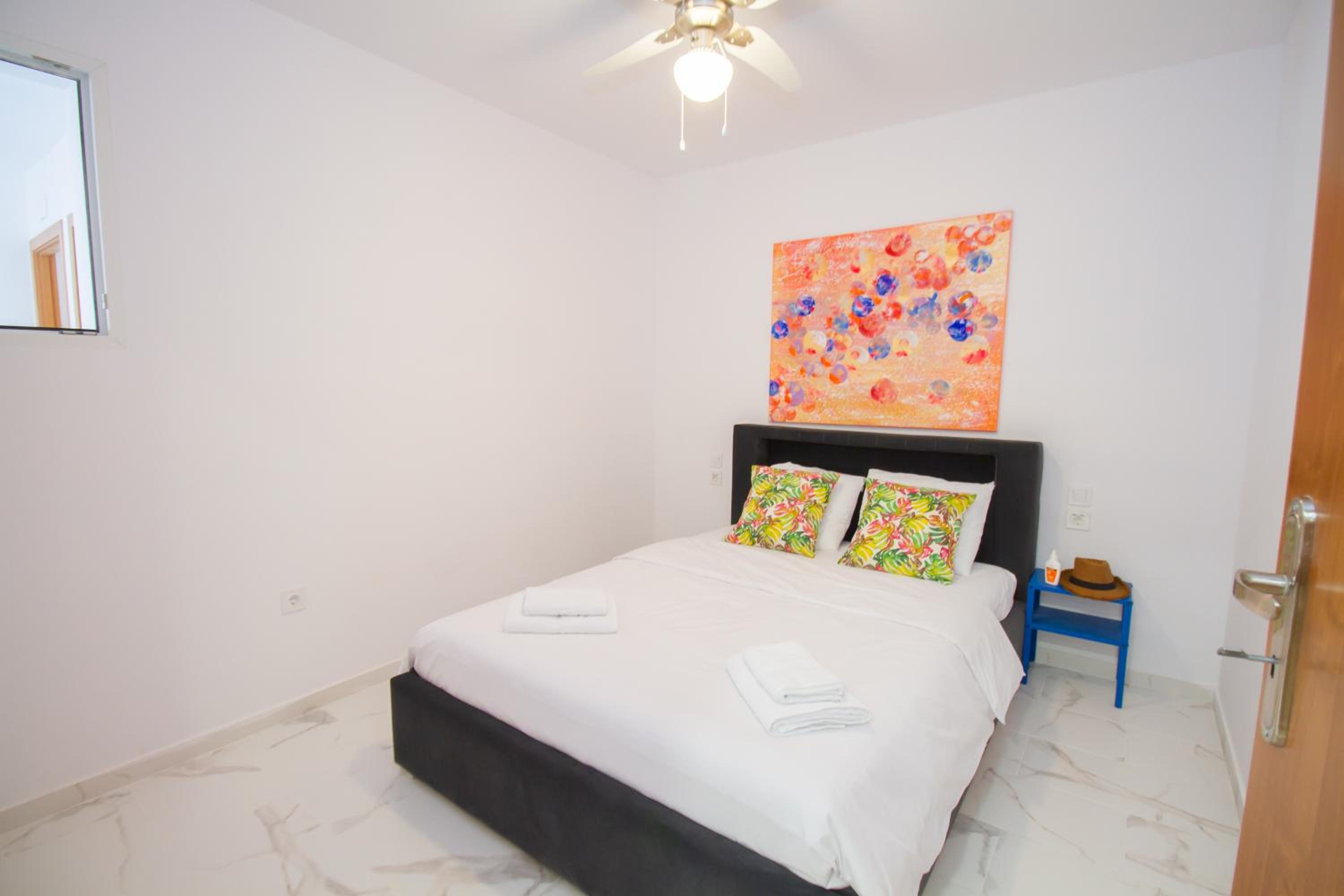 Three-Bedroom Apartment photo 3