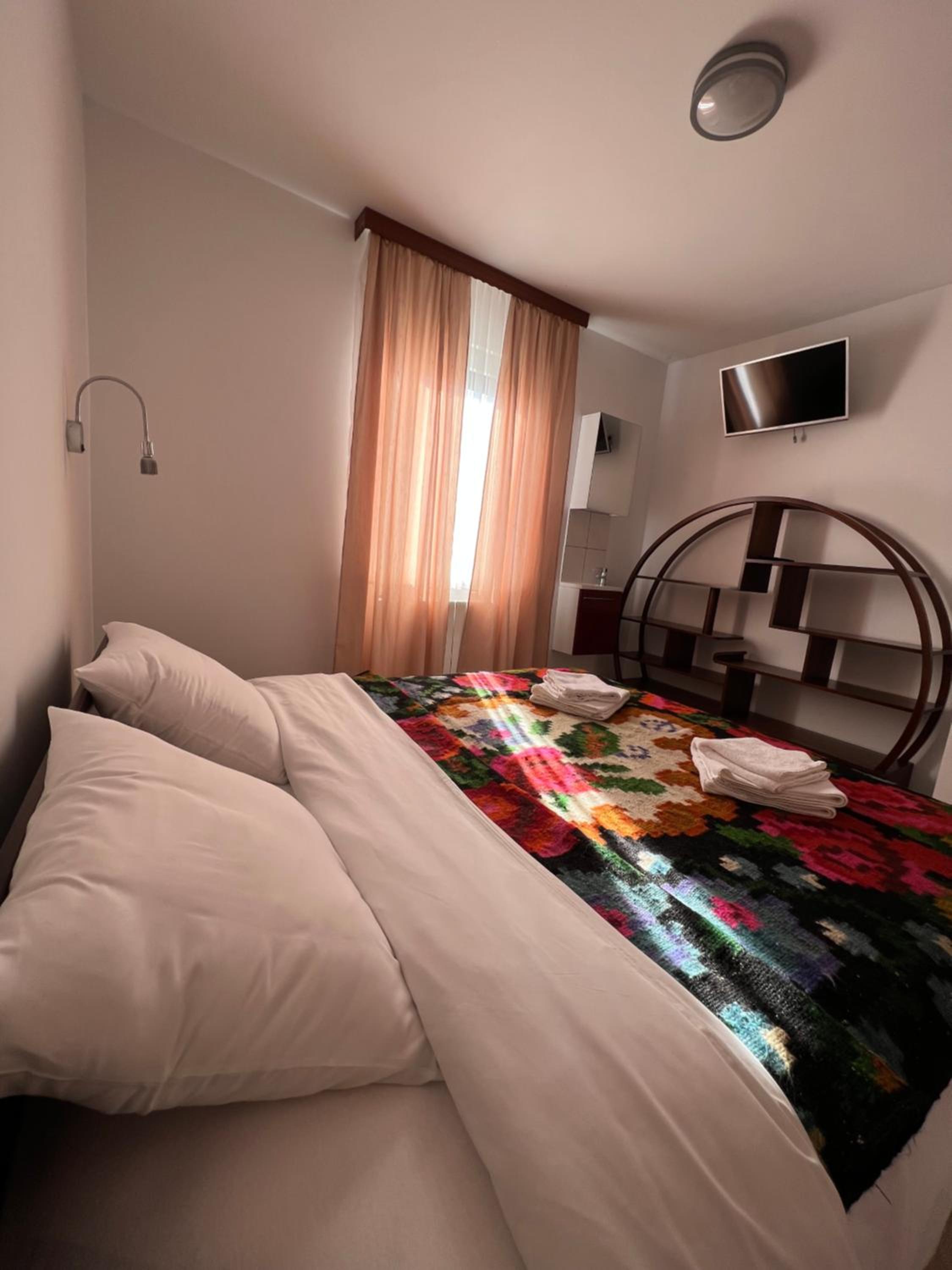 Three-Bedroom Apartment - Photo 21