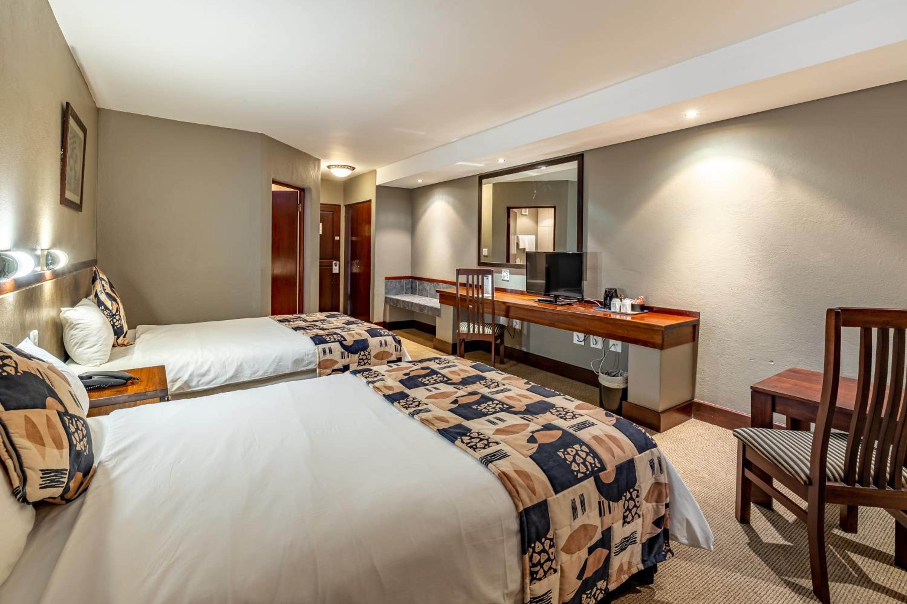Deluxe Room - Photo 5