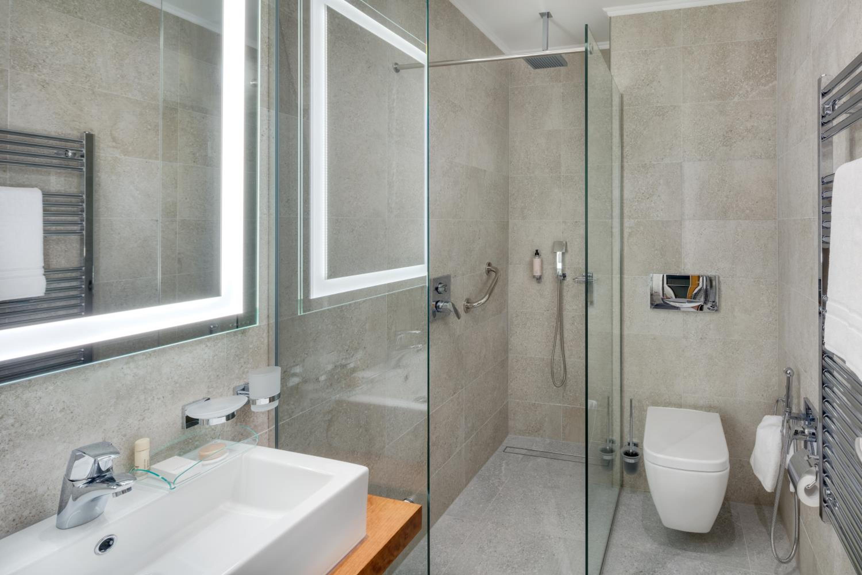 Hvezda - Premium Single Room with Wellness and Fitness Access photo 2