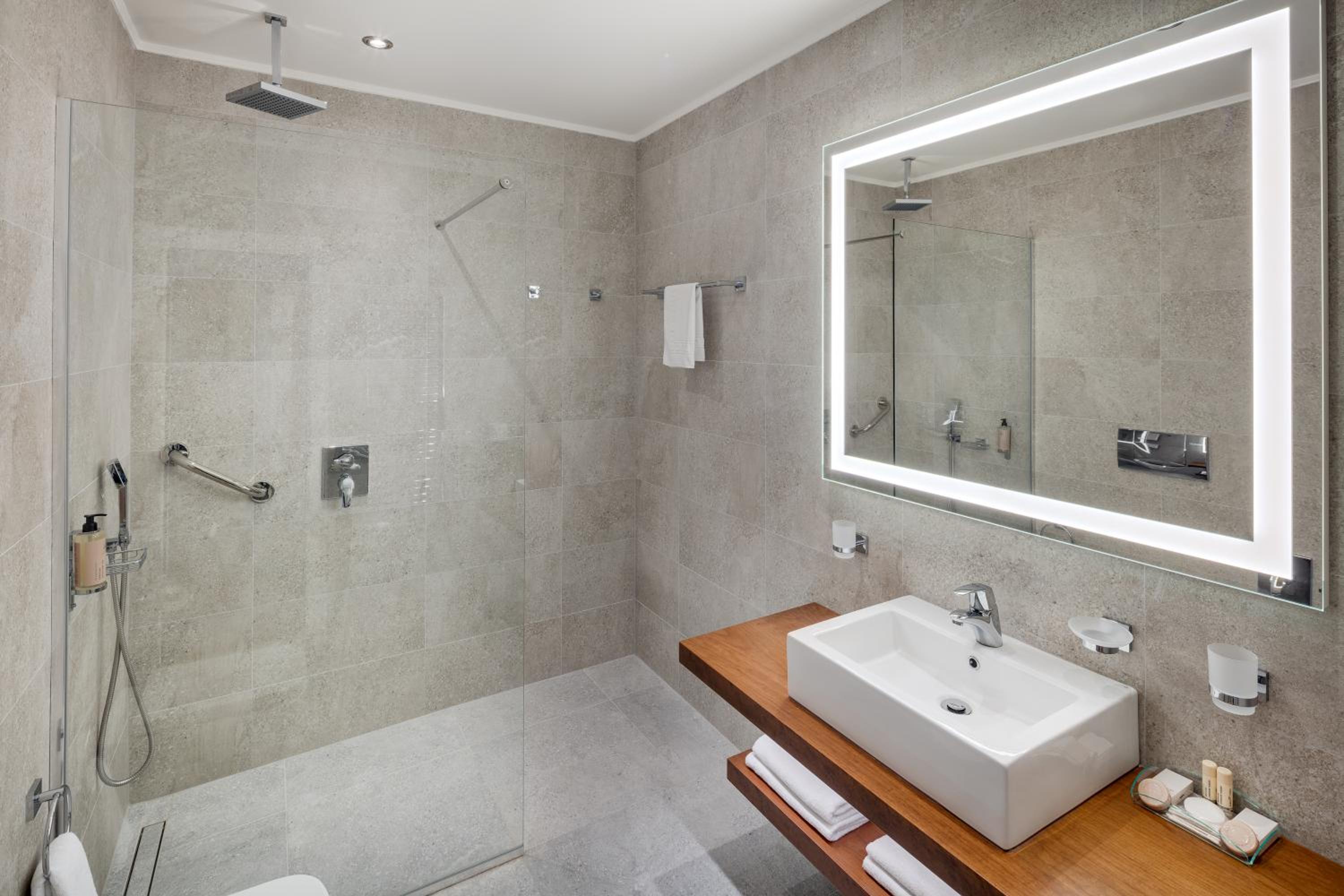 Special Offer - Premium Double or Twin Room with Wellness Package photo 3
