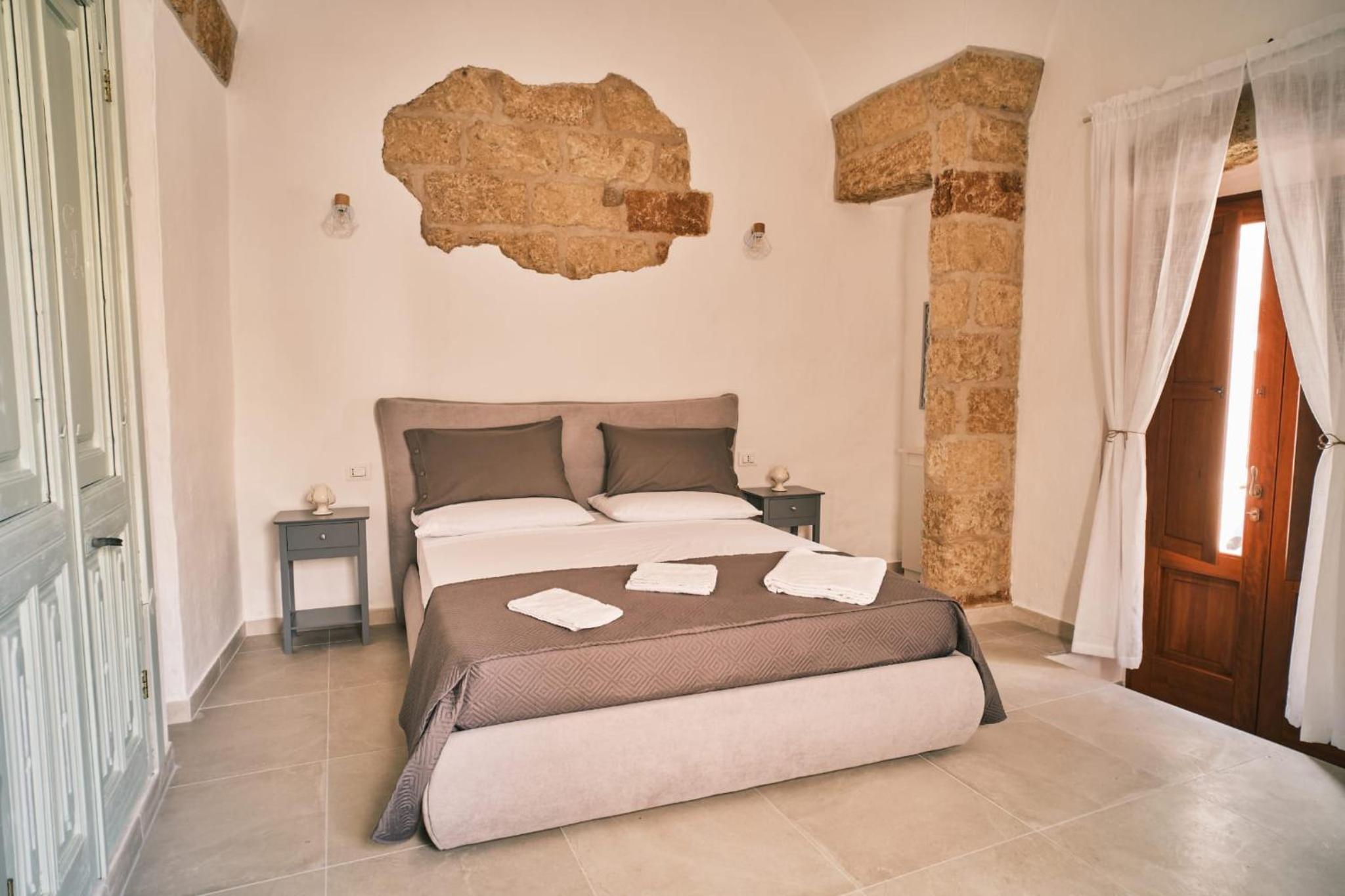 One-Bedroom House photo 1