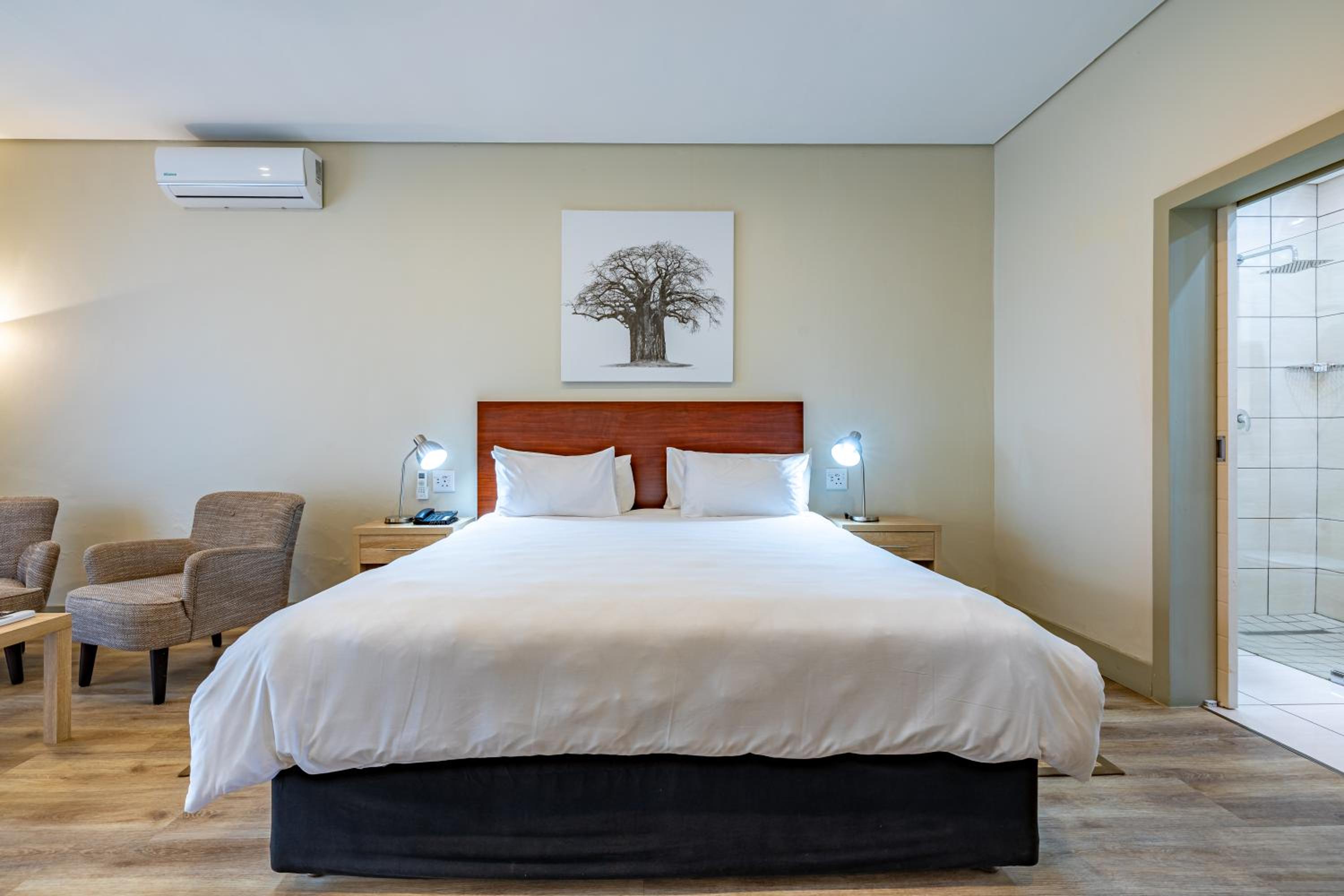 Suite with Garden View - Photo 3