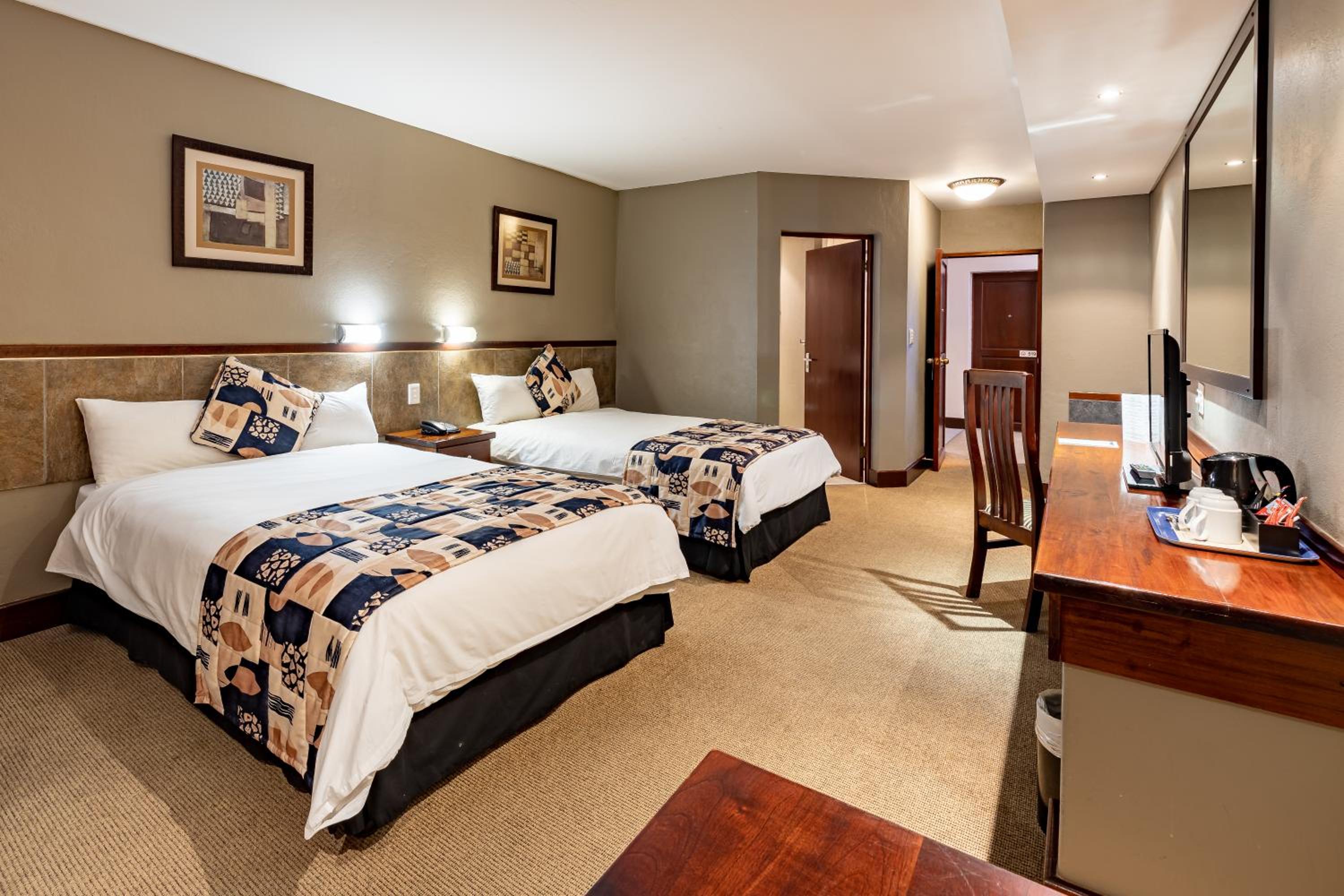 Deluxe Room - Photo 4