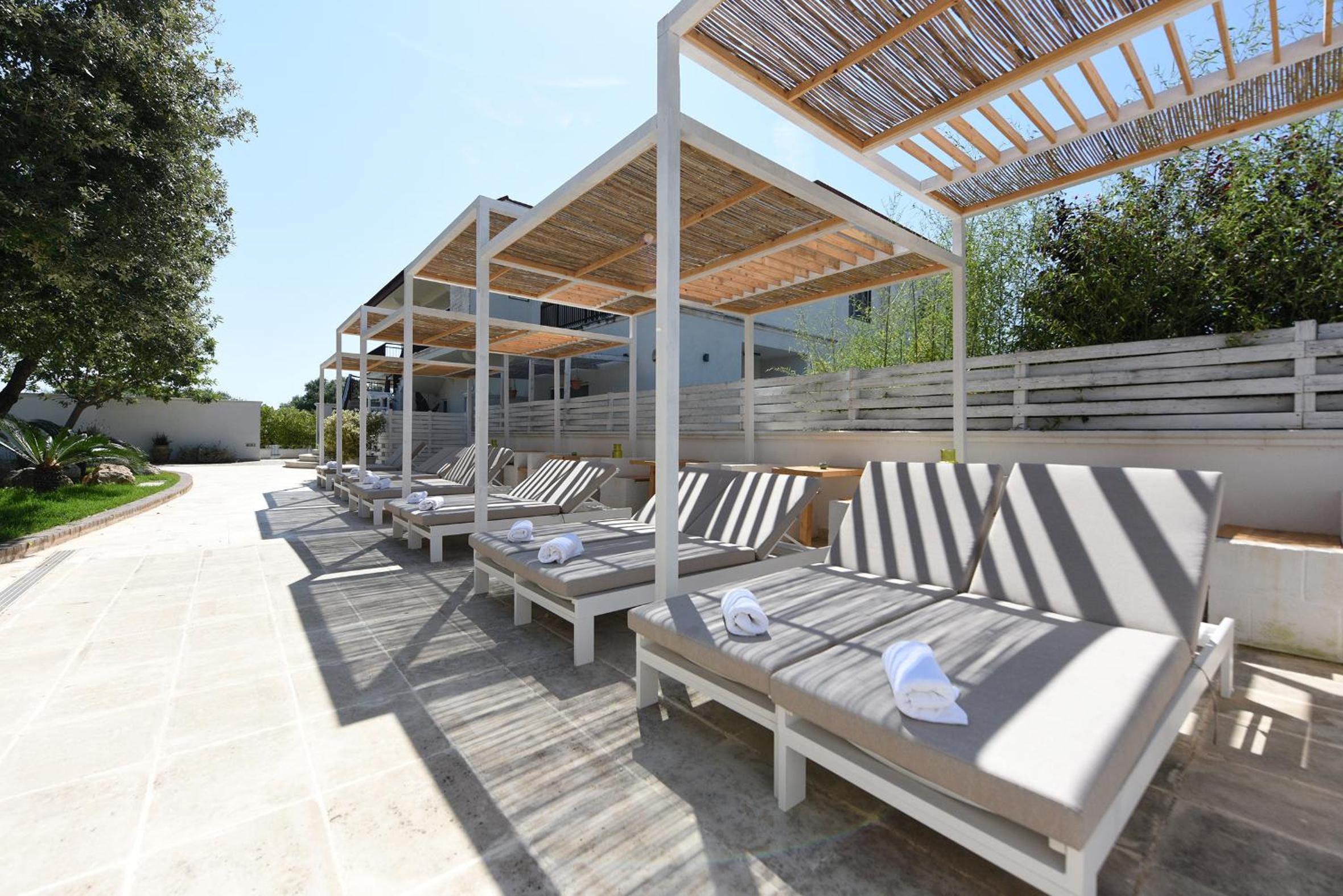 Deluxe Double Room with Pool View - Photo 1