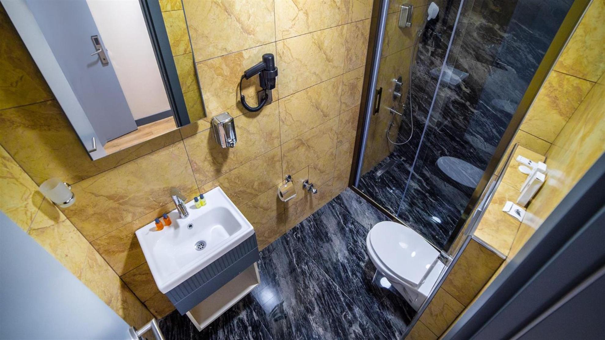 Economy Double Room — the supplier's photographs — photo 2