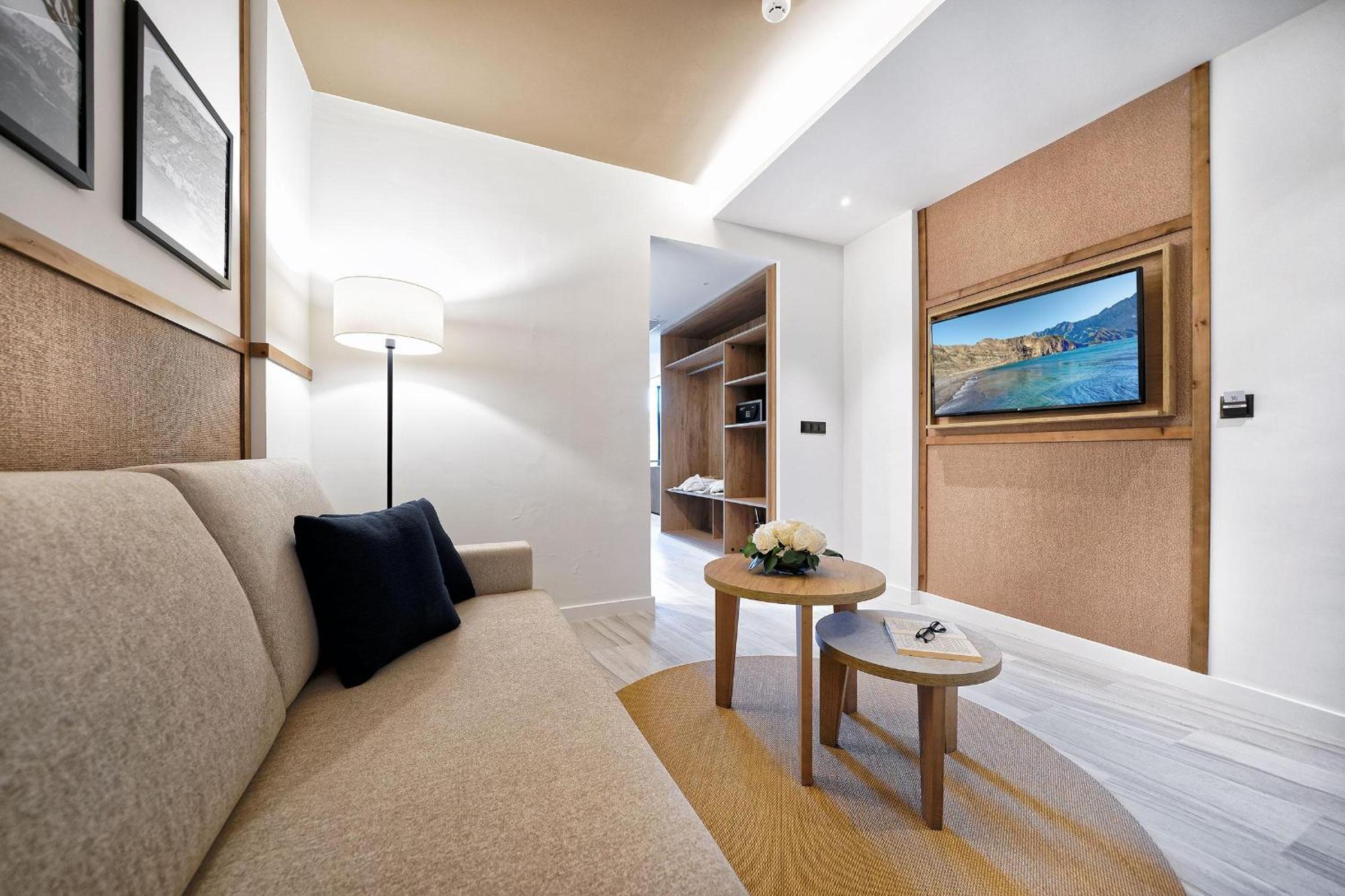 Junior Suite with Sea View (2 Adults) photo 2