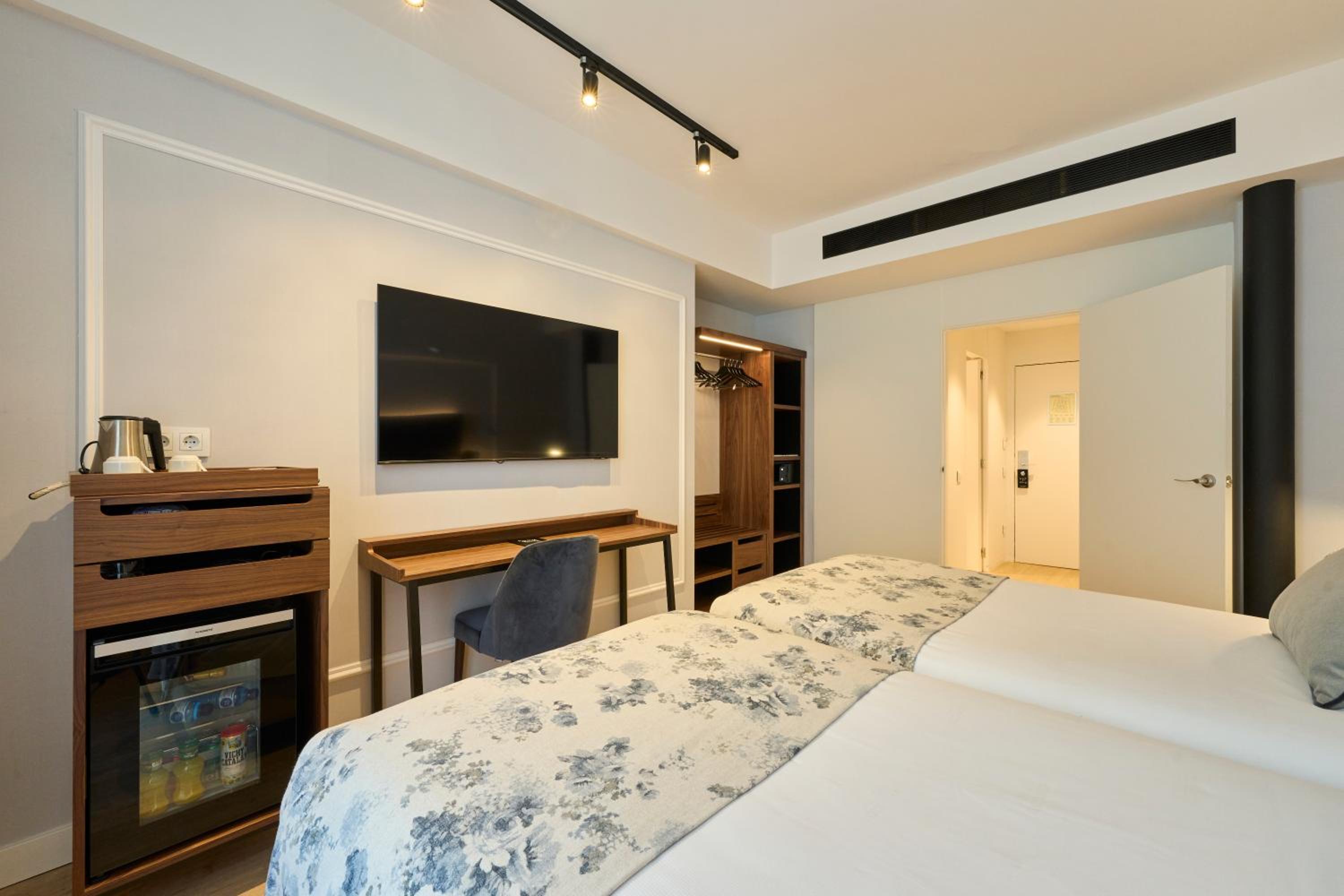 Premium Triple Room - Photo 3