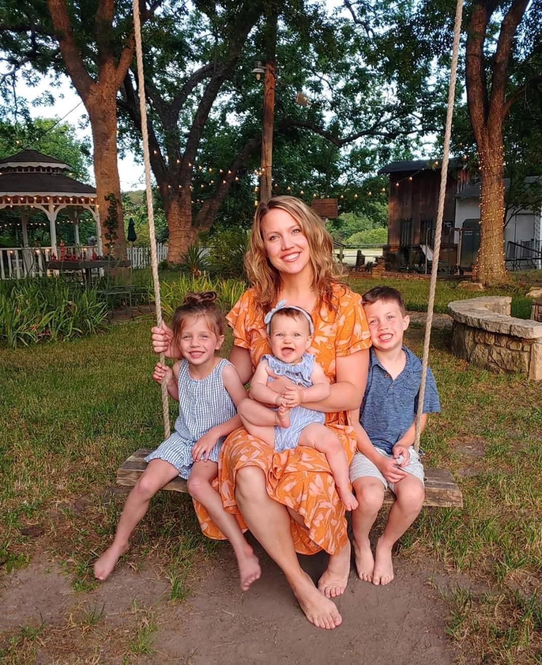 Mobile Home - Photo 8