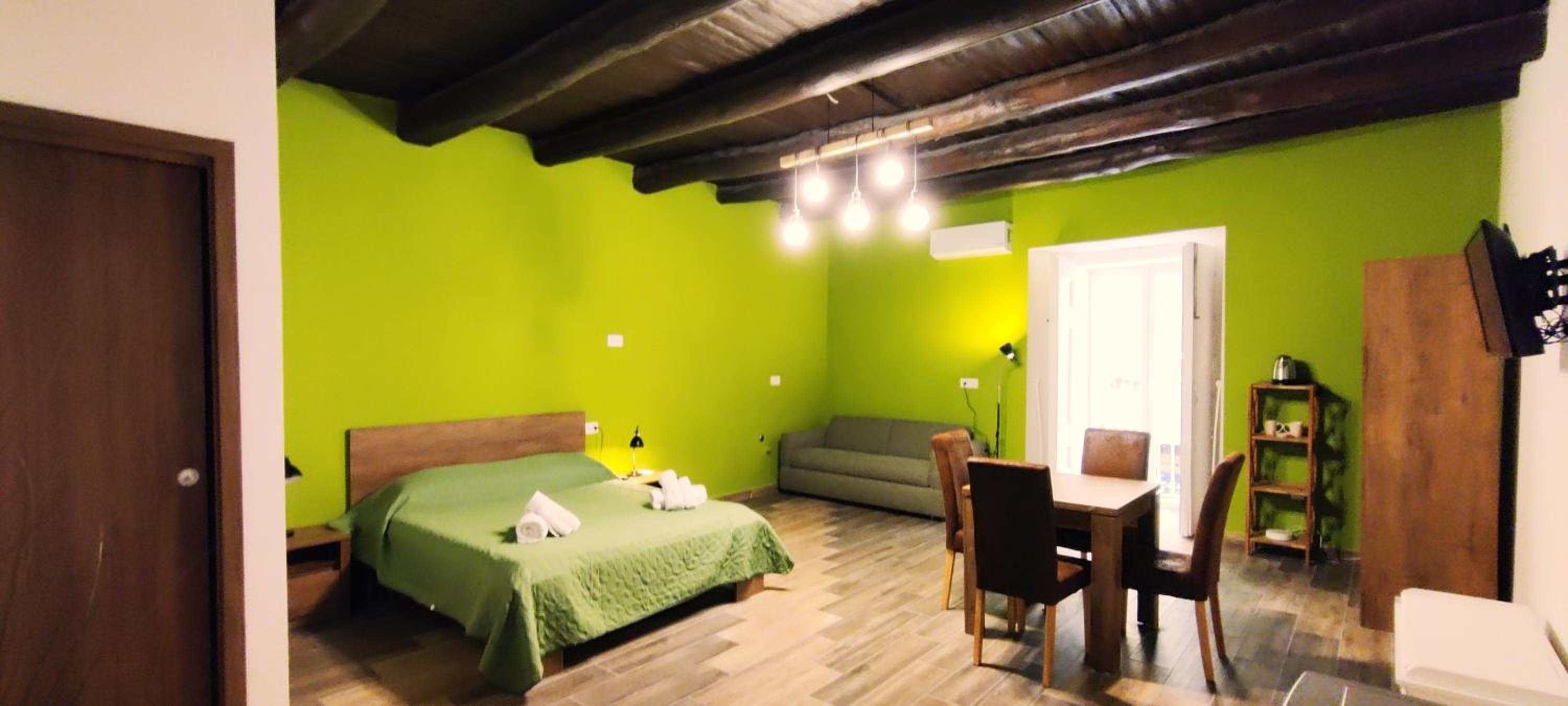 One-Bedroom Apartment