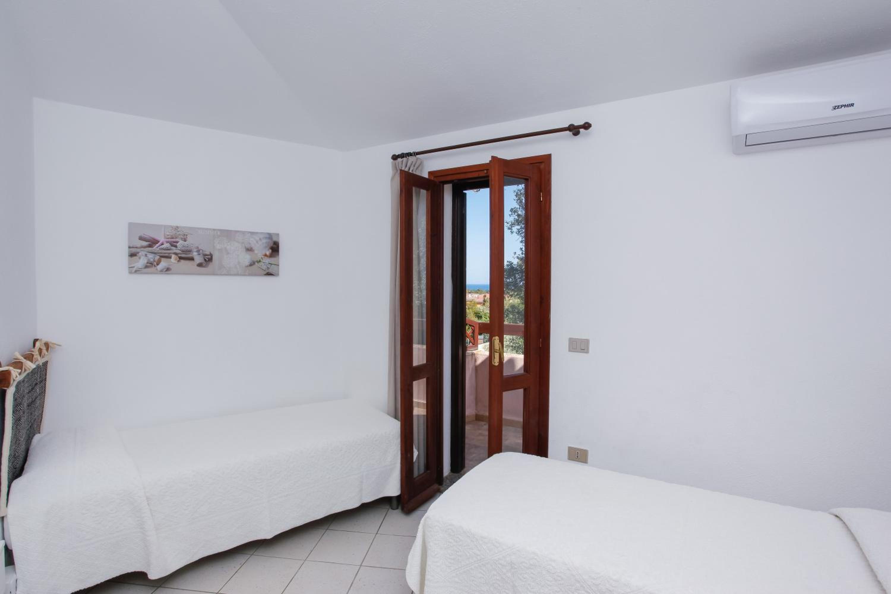 Two-Bedroom House photo 2