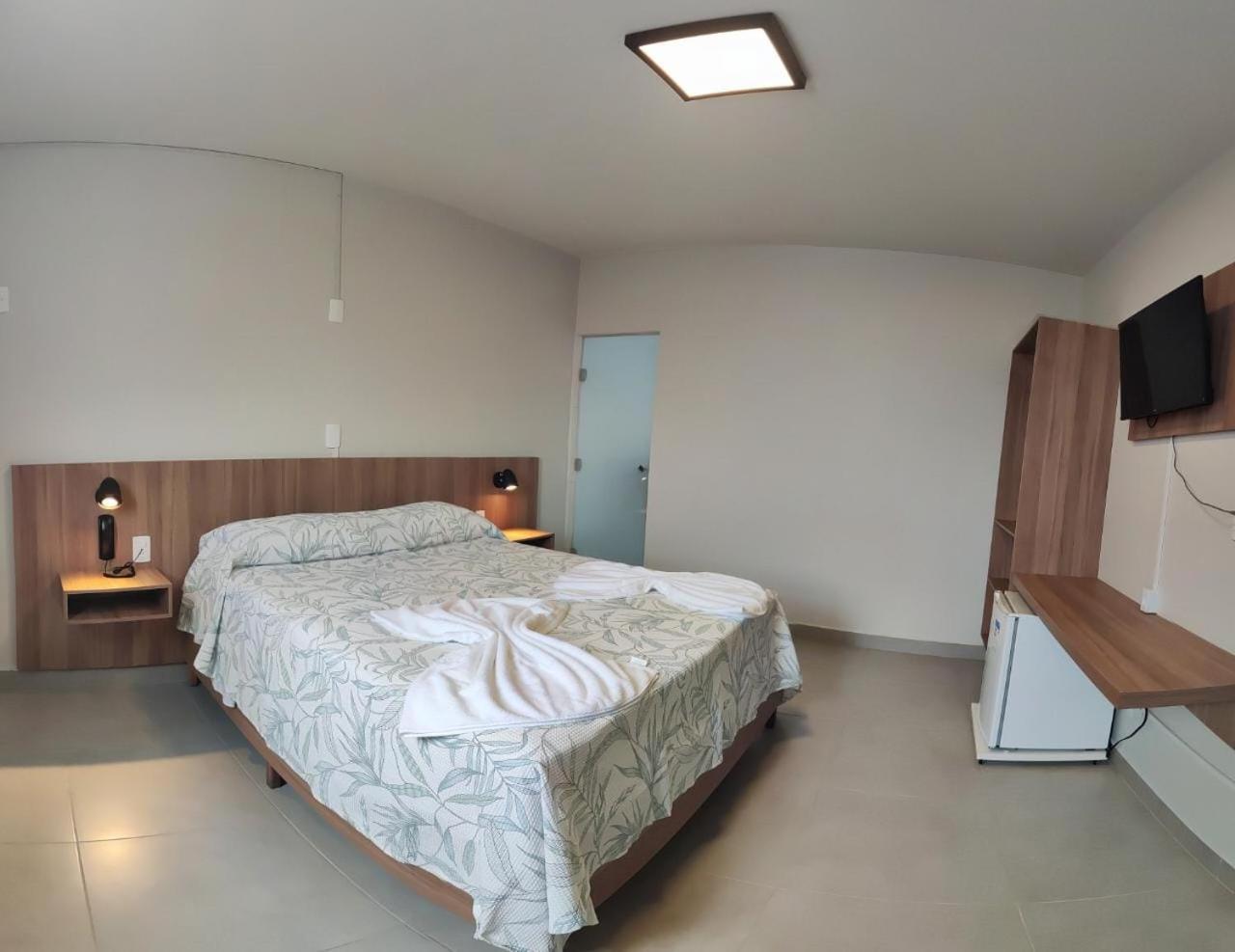 Queen Room photo 1