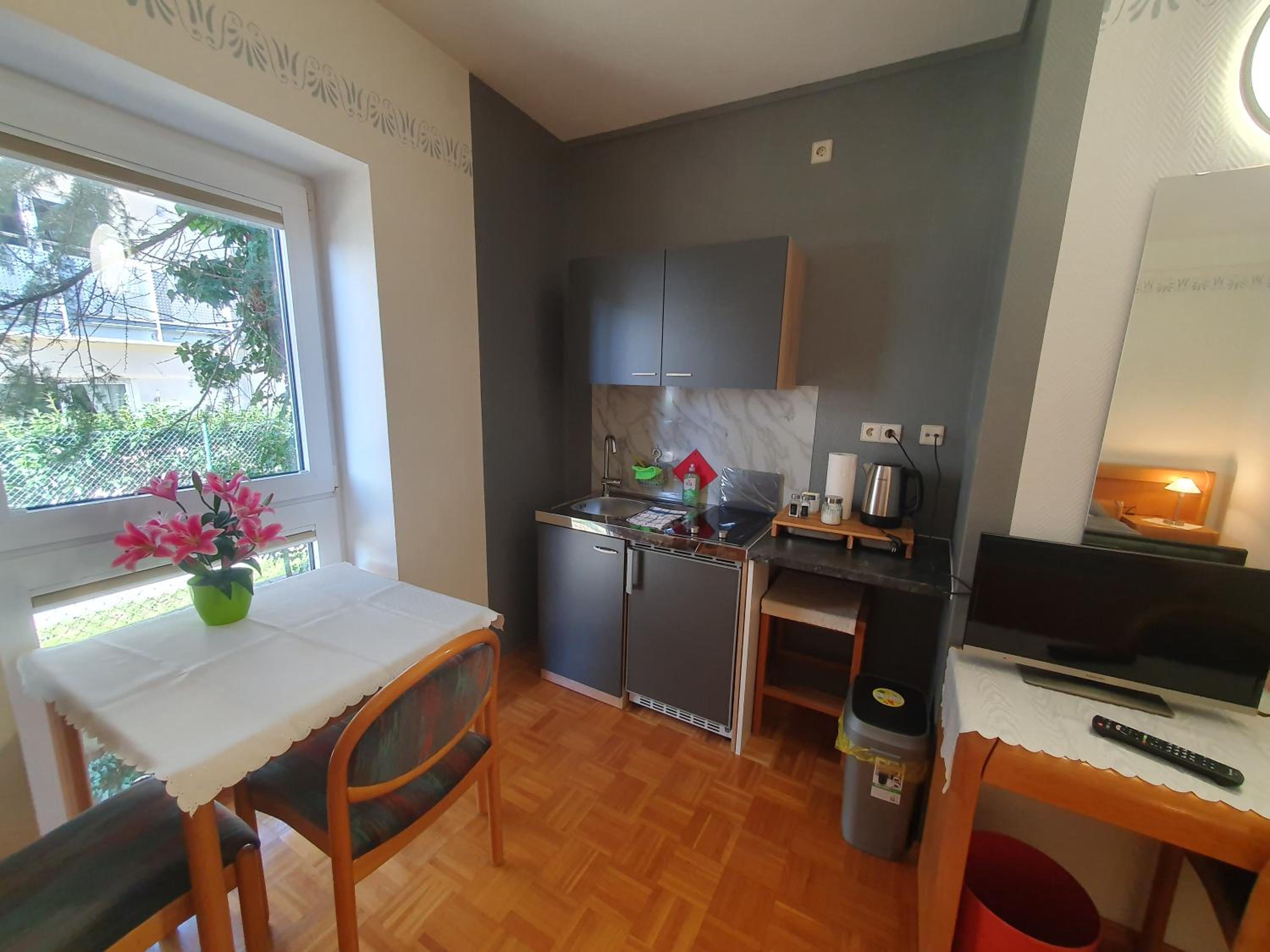 Apartment photo 3