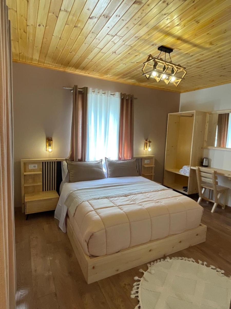 Deluxe Double Room with Balcony photo 2