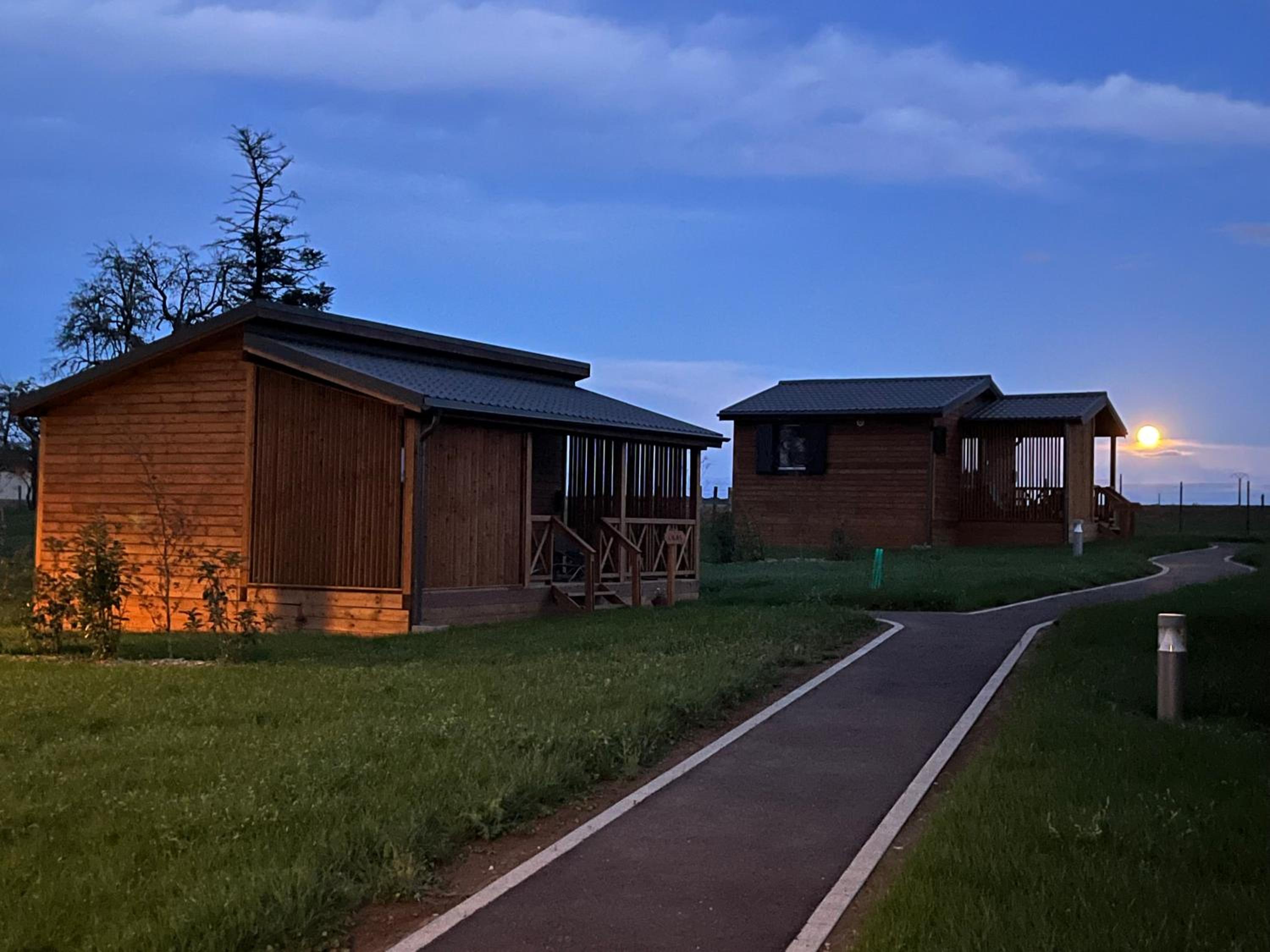 Two-Bedroom Chalet - Photo 4