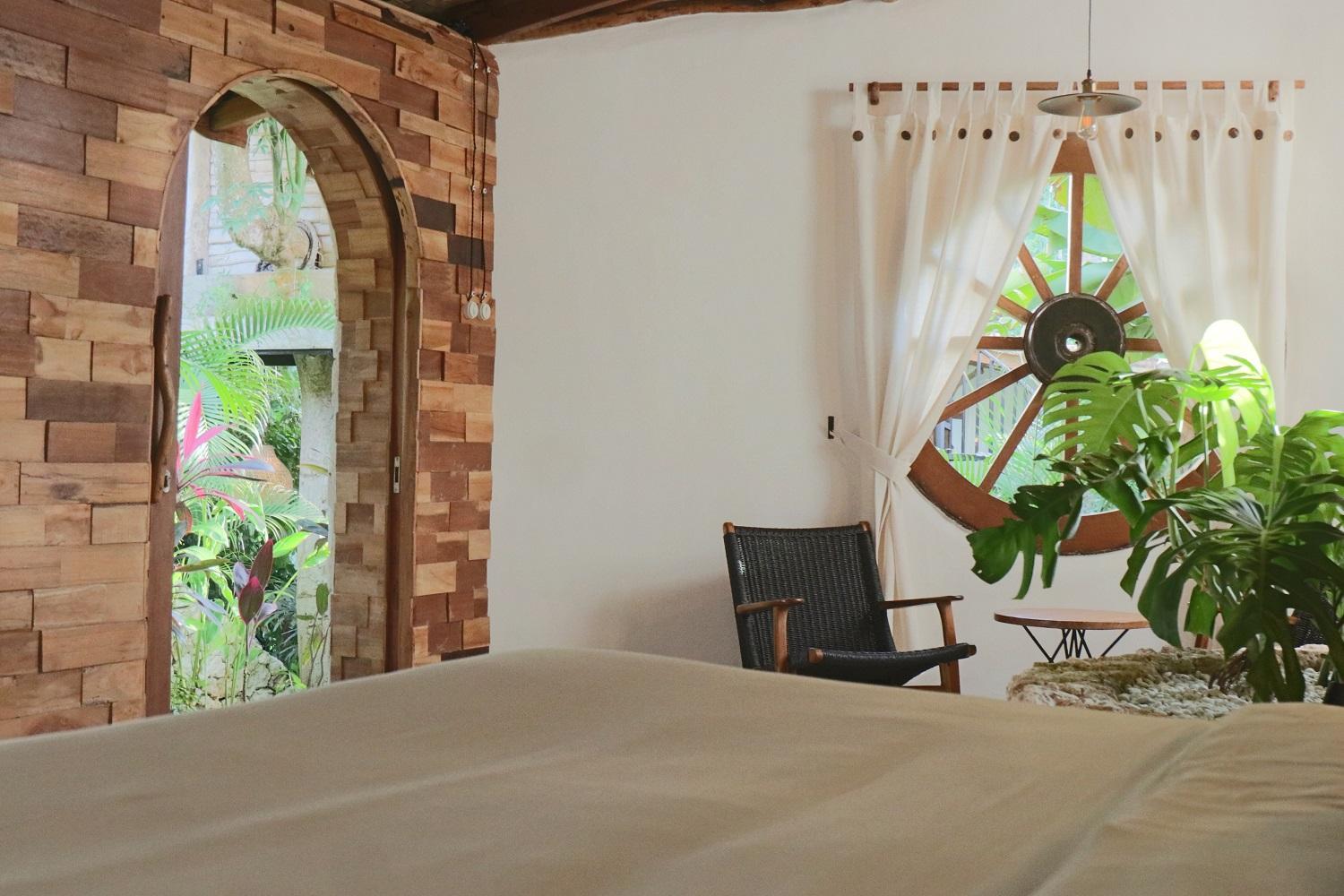 Deluxe King Suite - Photo 5