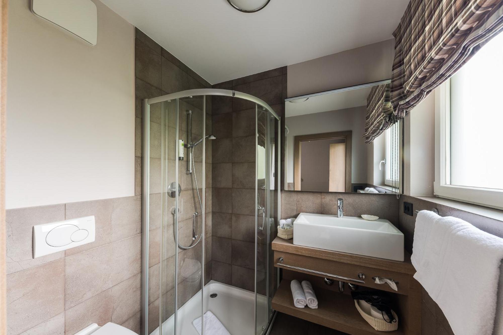 Standard Double Room - Photo 2