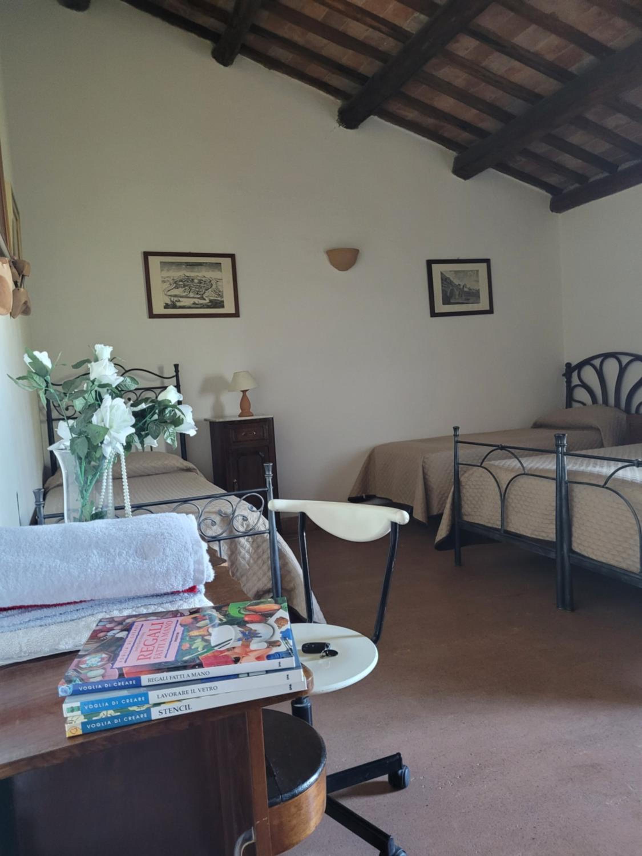Two-Bedroom House - Photo 12