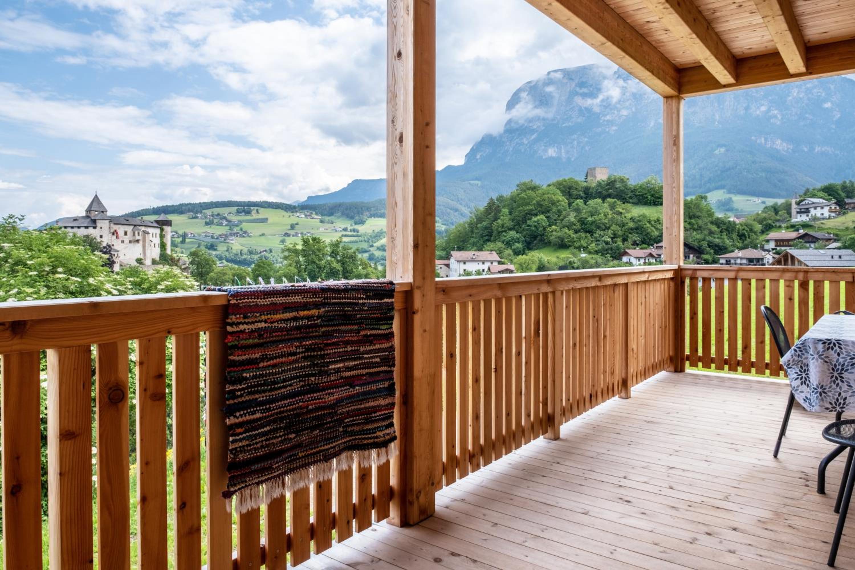 Two-Bedroom Deluxe Apartment with Garden View photo 3