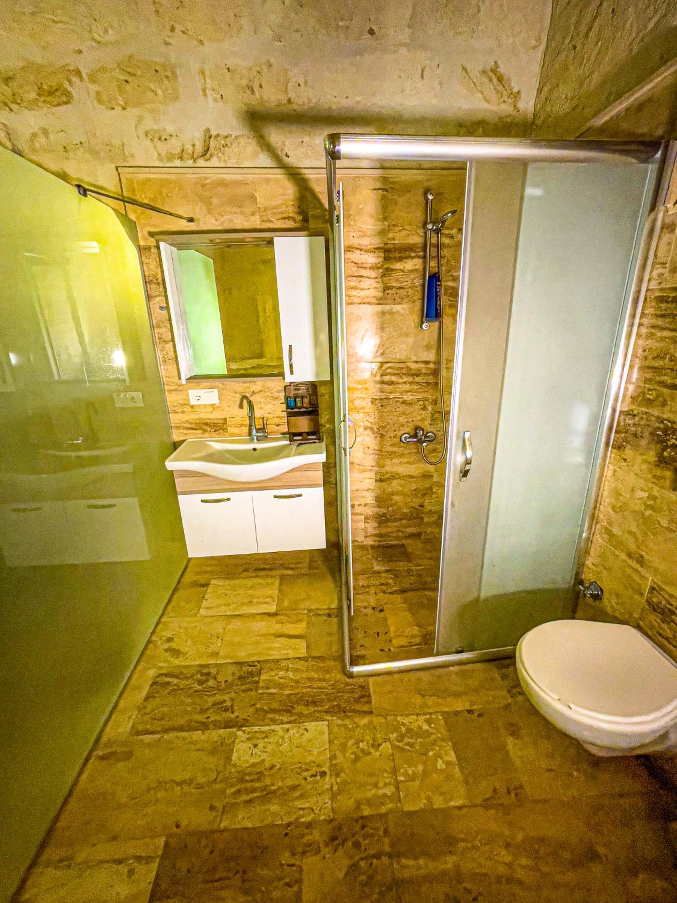 Deluxe Quadruple Room - Photo 3