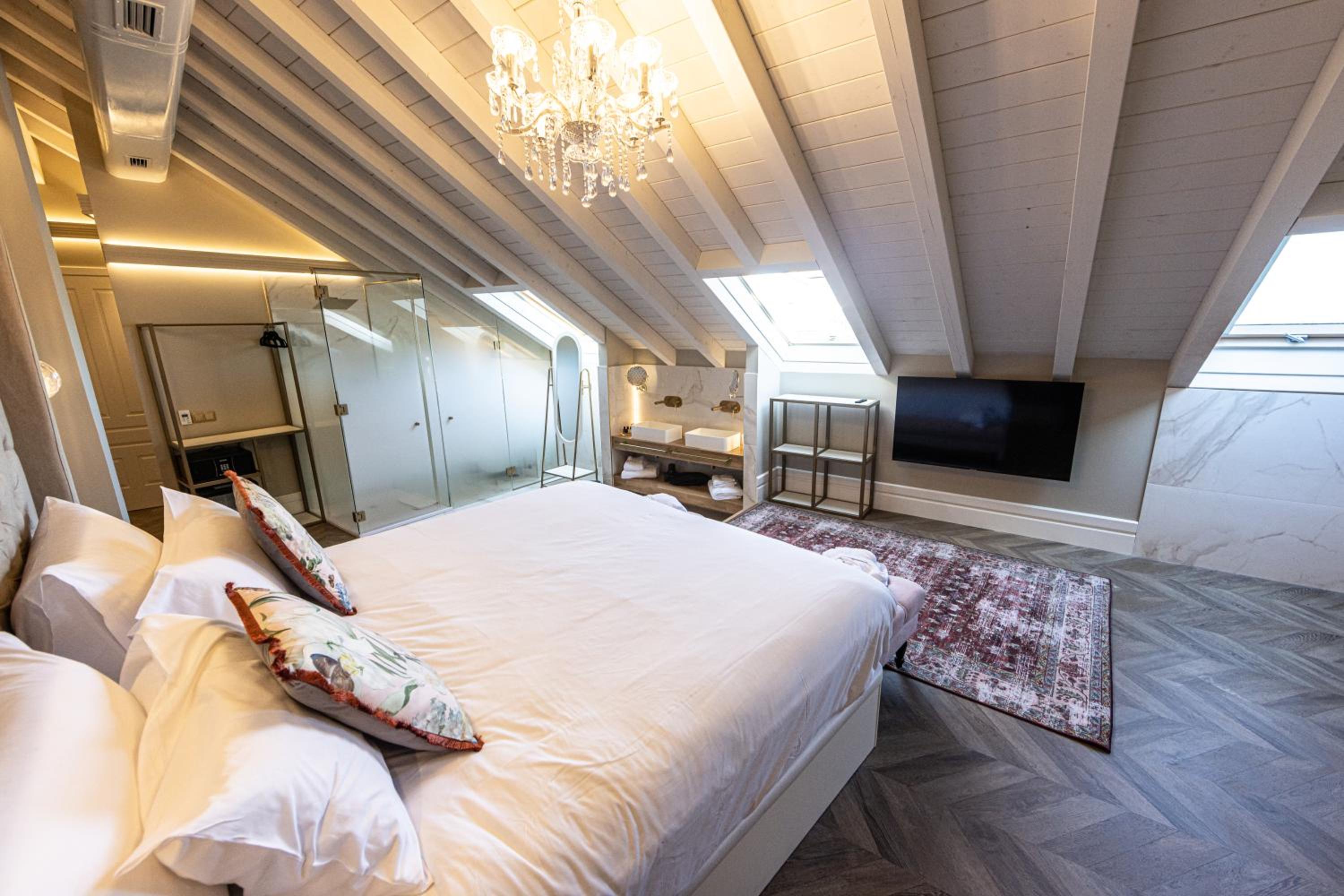 Superior Twin Room with Sea View - Photo 6