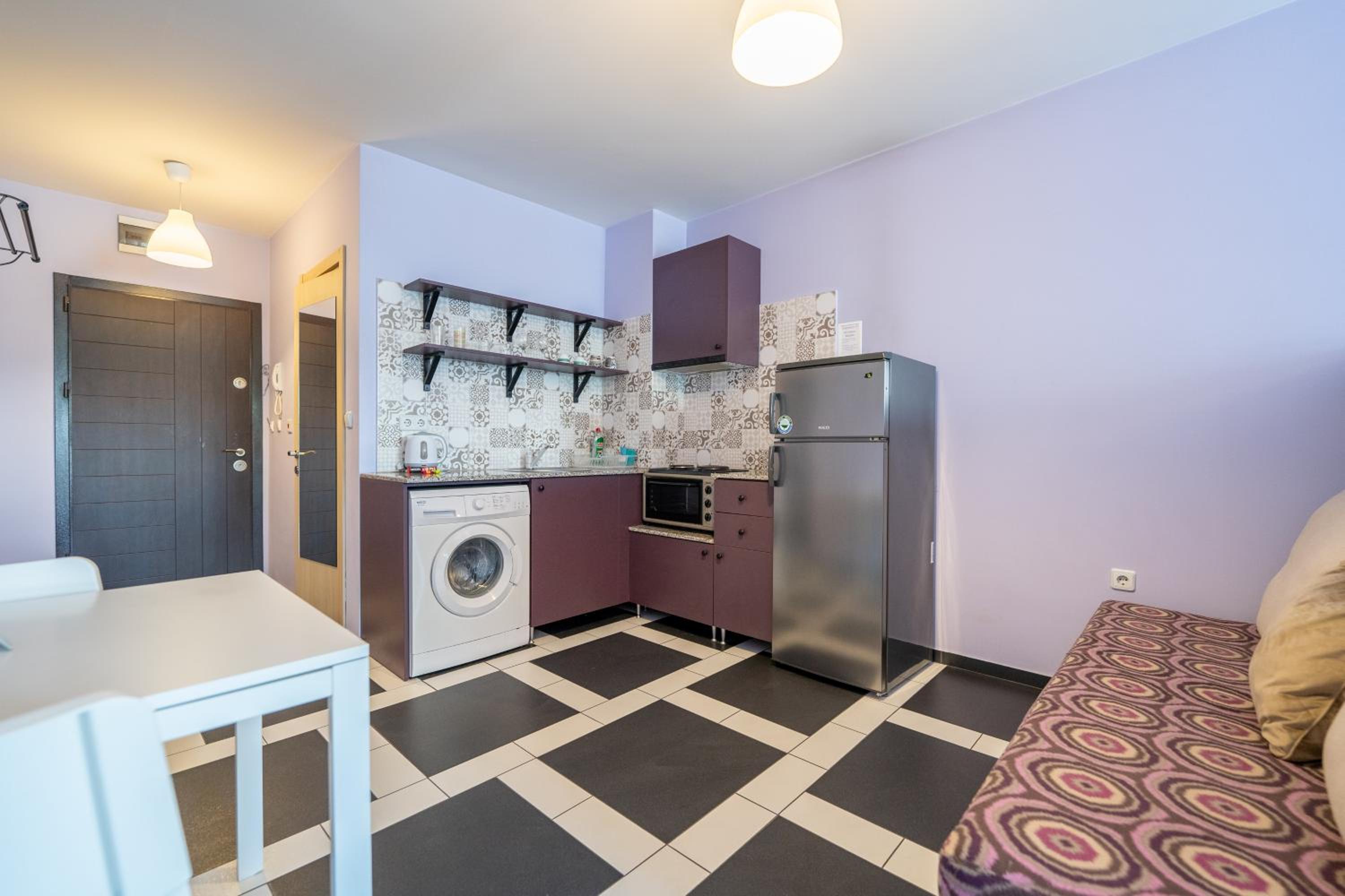 One-Bedroom Apartment - Photo 6